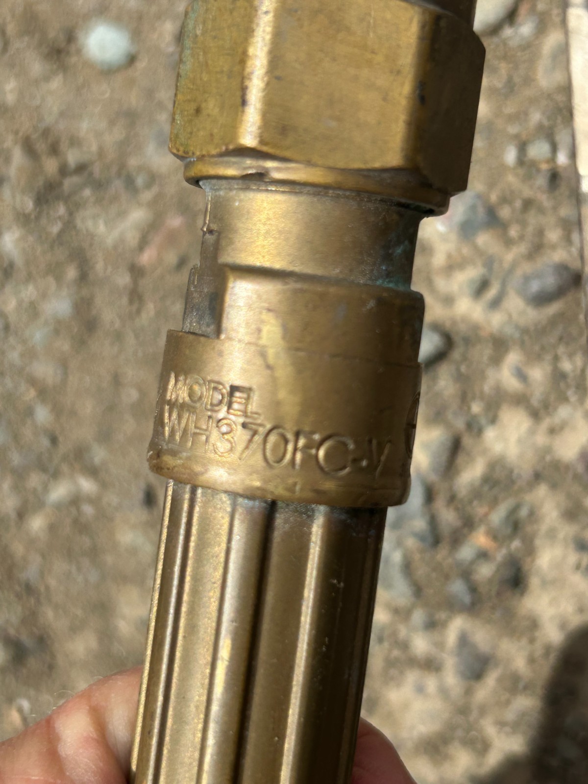 Victor Journeyman cutting torch with hose and Gentec gauges