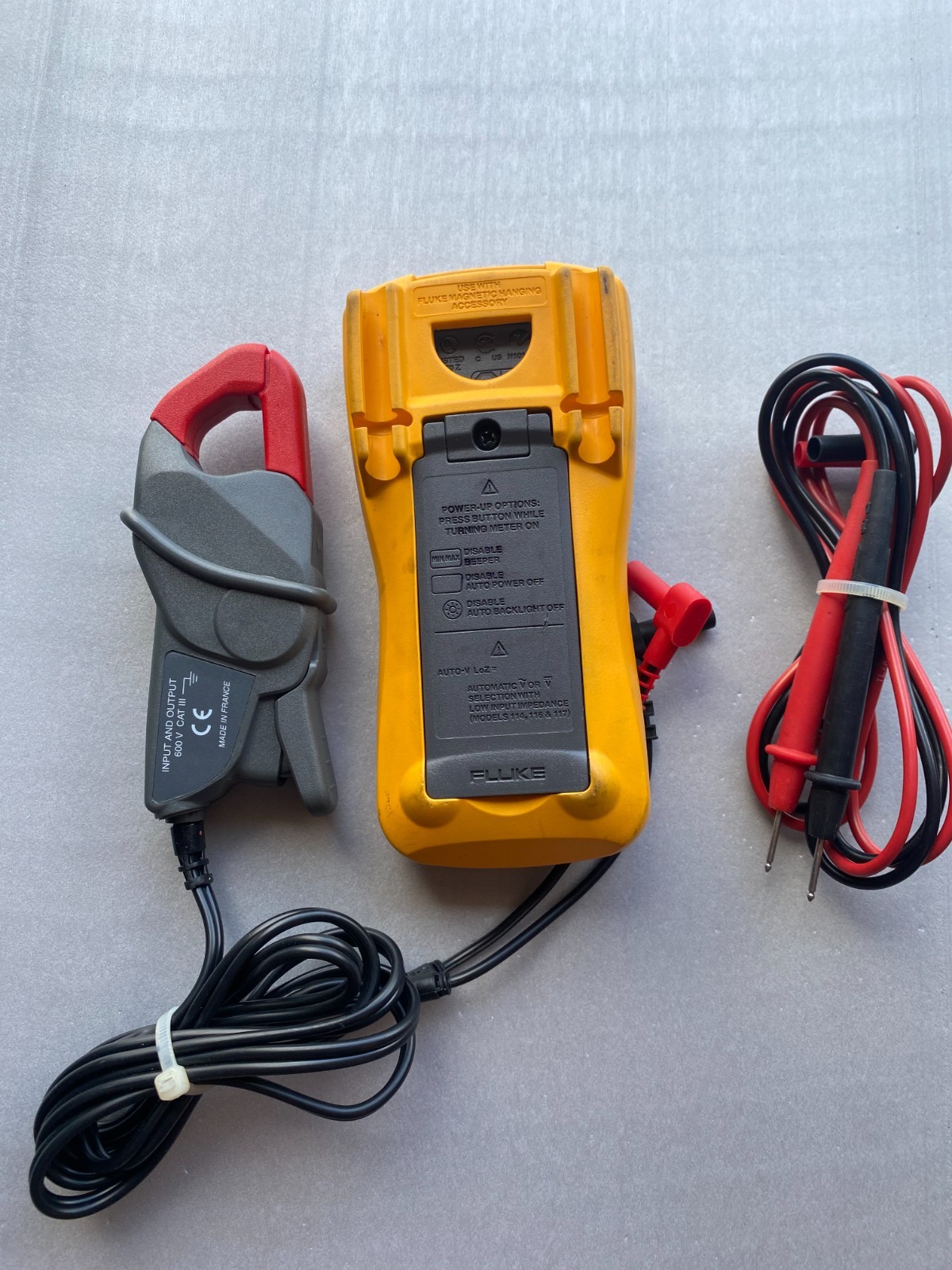 Fluke 115 True RMS Multiple 600V with Fluke i200 AC Current Clamp 1mA/200A