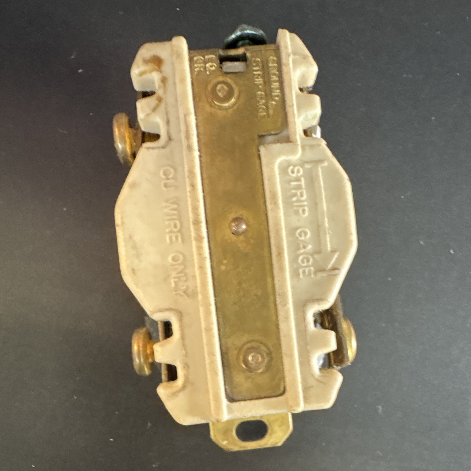 Hubbell Twist-Lock L21-20R Receptacle 20A 120/208V 3 Phase Used Industrial