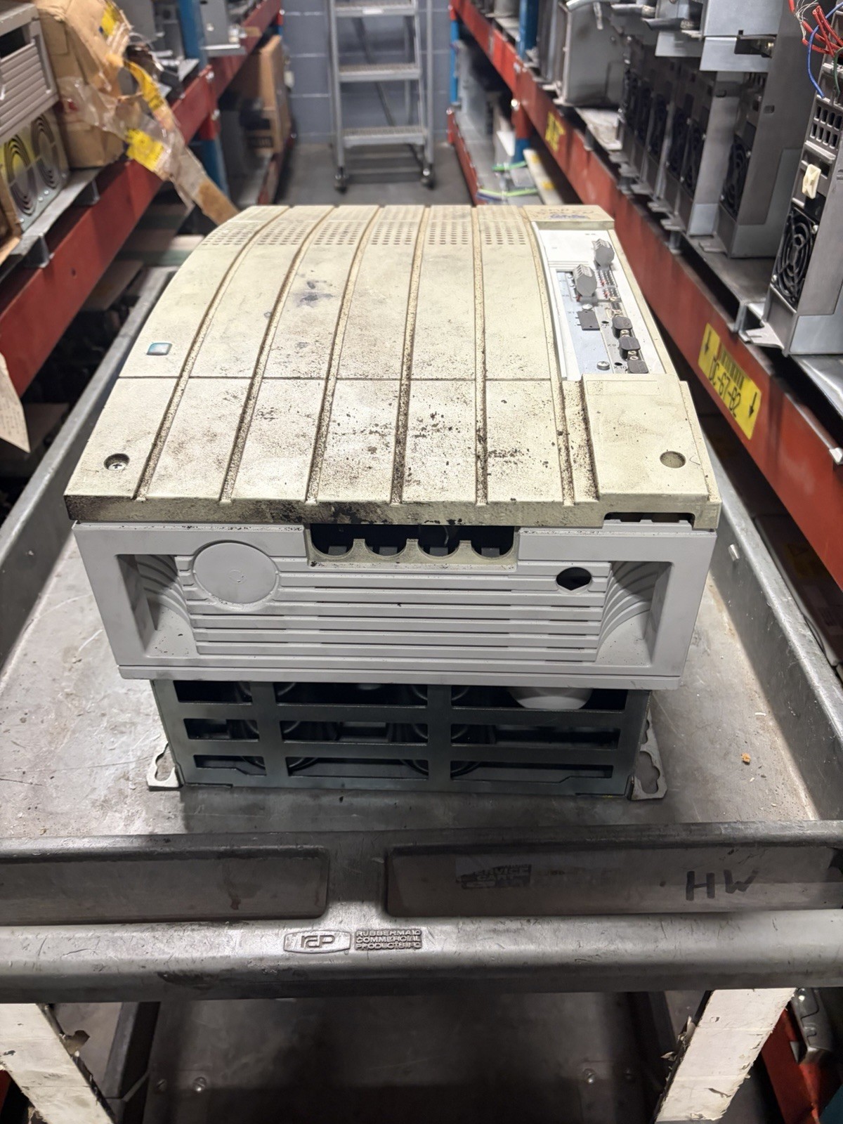 Lenze EVS9330-ES Servo Controller 480v-ac 0-480v-ac 69.8kva USED