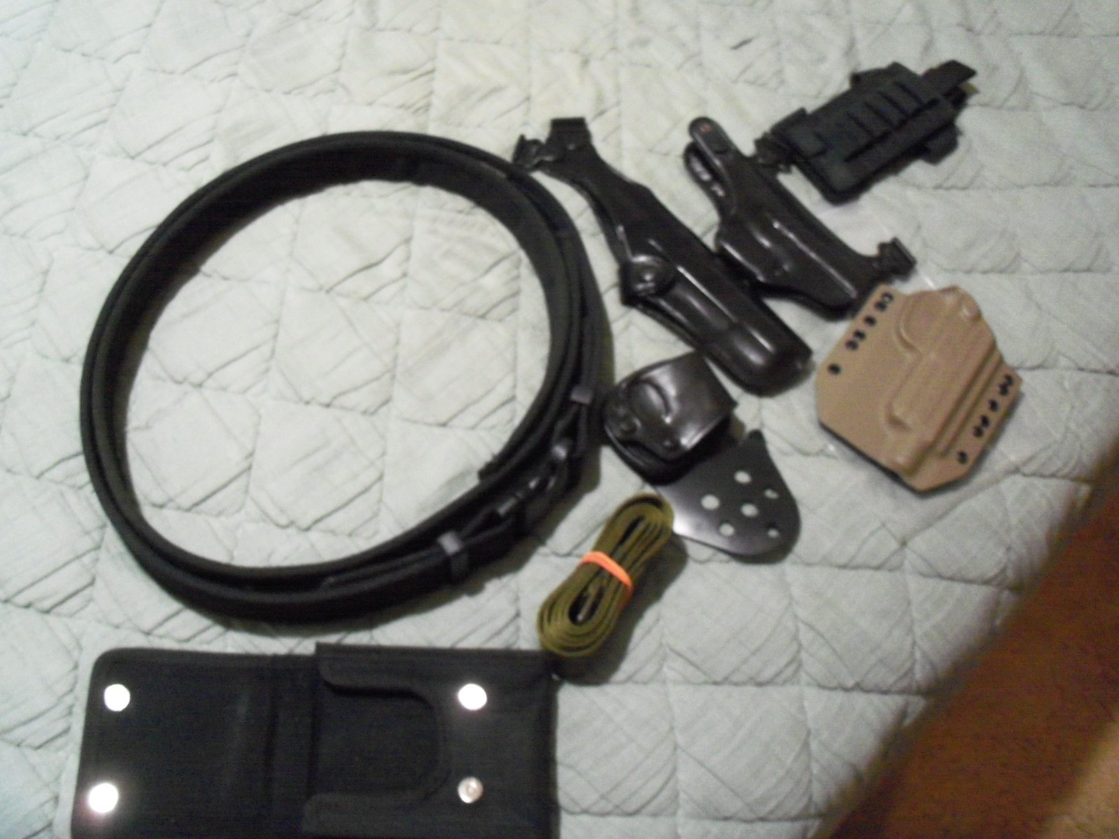Uncle Mikes Duty Belt large, various holsters, Bulldog holder, 12 ga. holder LOT