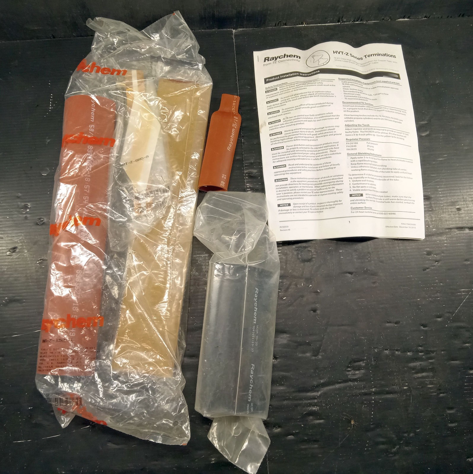 1 NEW RAYCHEM HVT-Z-152-G 15KW 1/C INDOOR TERMINATION KIT NIB ***MAKE OFFER***