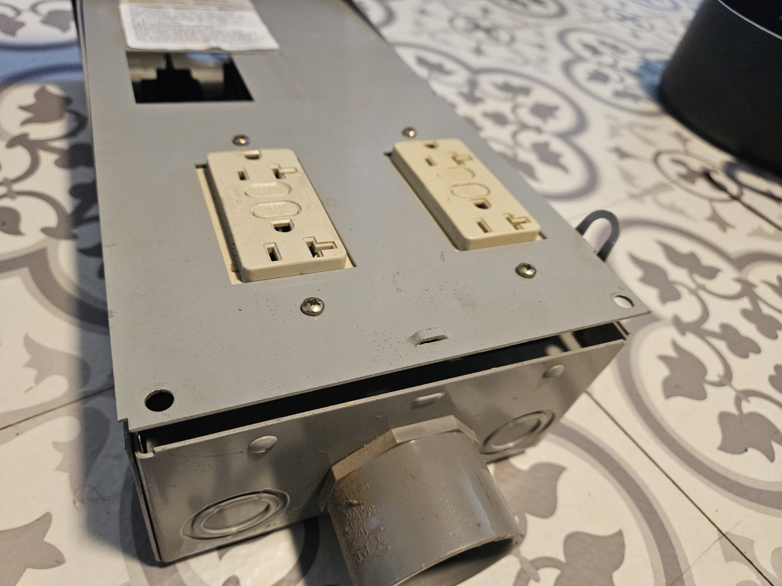 Midwest 120/240 Volts 70 Amps Outdoor Power Outlet
