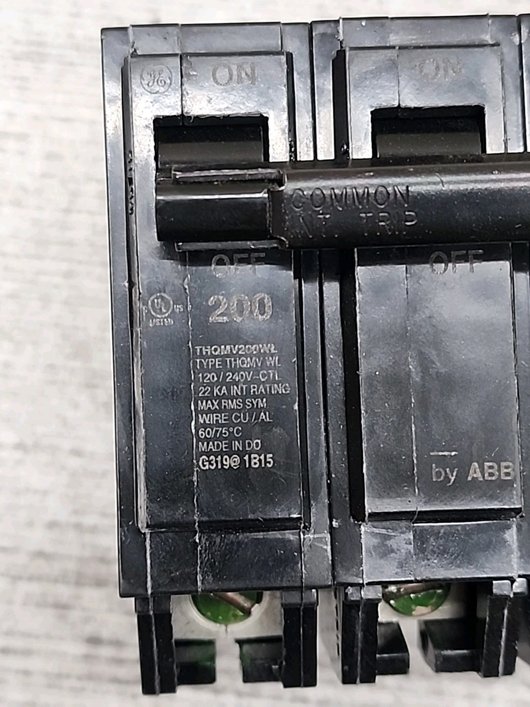 GE THQMV200WL 200 Amp 120/240 Volt 2-Pole Plug-In Mount  Main Circuit Breaker