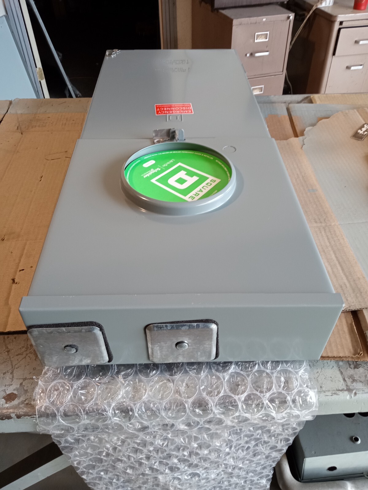 Square D RC816F200C Meter Main Breaker 200 Amp 16-Circuit 8-Space Outdoor