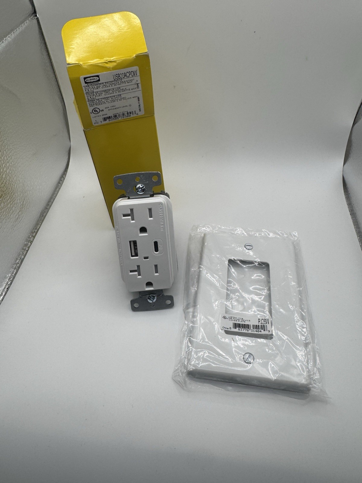 Hubbell USB20ACPDW 55W USB-A USB-C PD Charging, 20A Outlet 125V , White