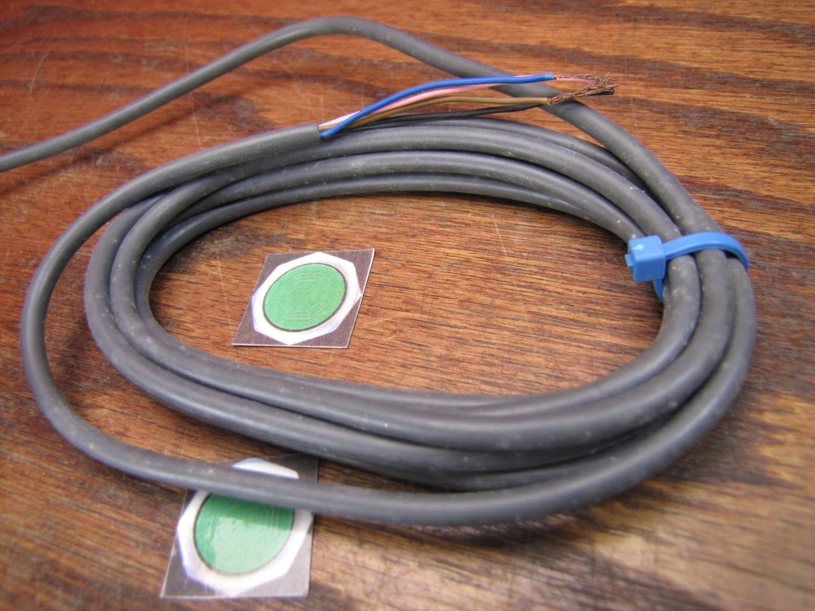Omron Photoelectric Switch 10-30v Photoswitch Sensor E3F2-R2RB4-C