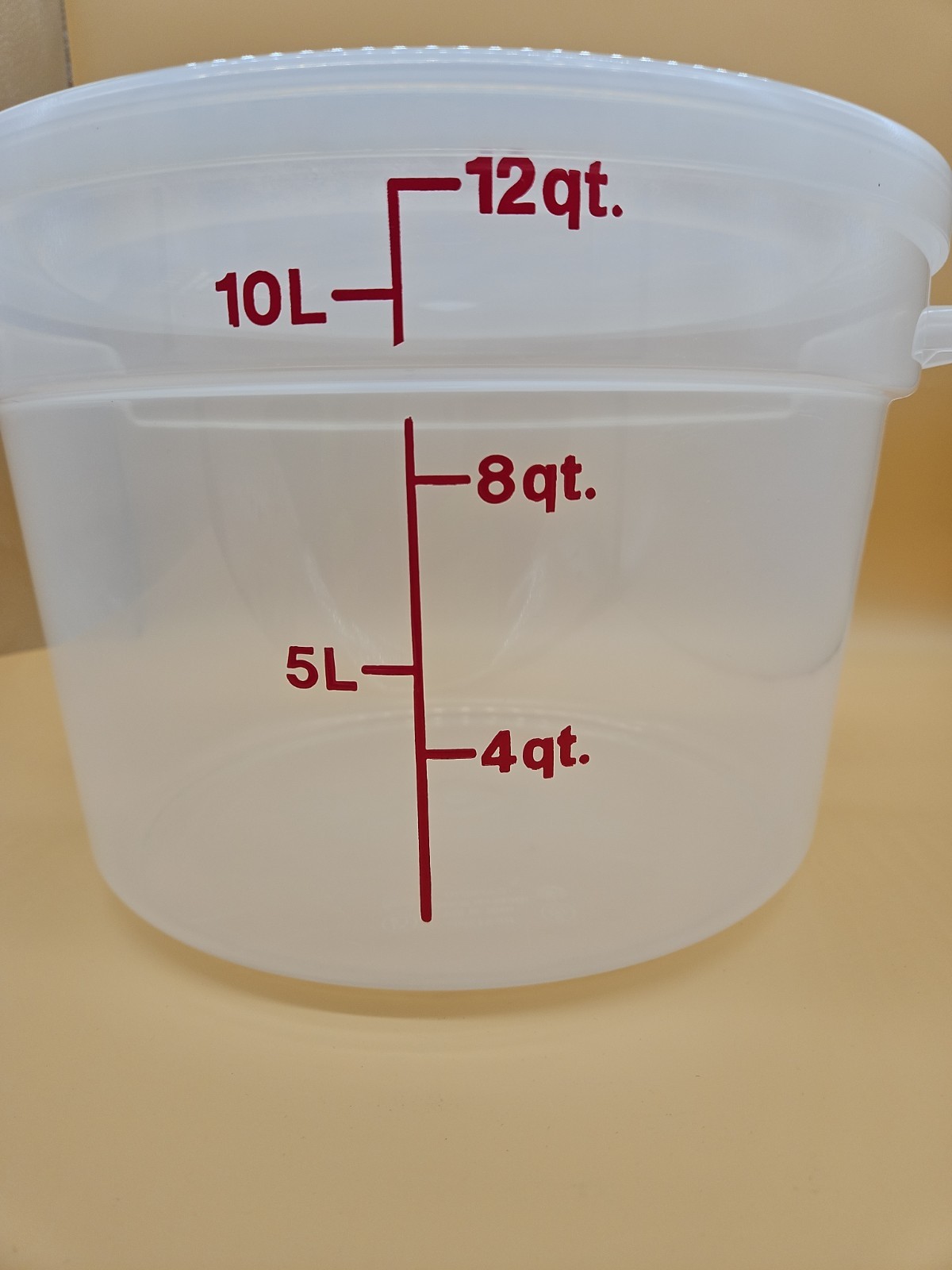 12 qt Cambro Round Food Storage Container Translucent Polypropylene NSF 8” Depth