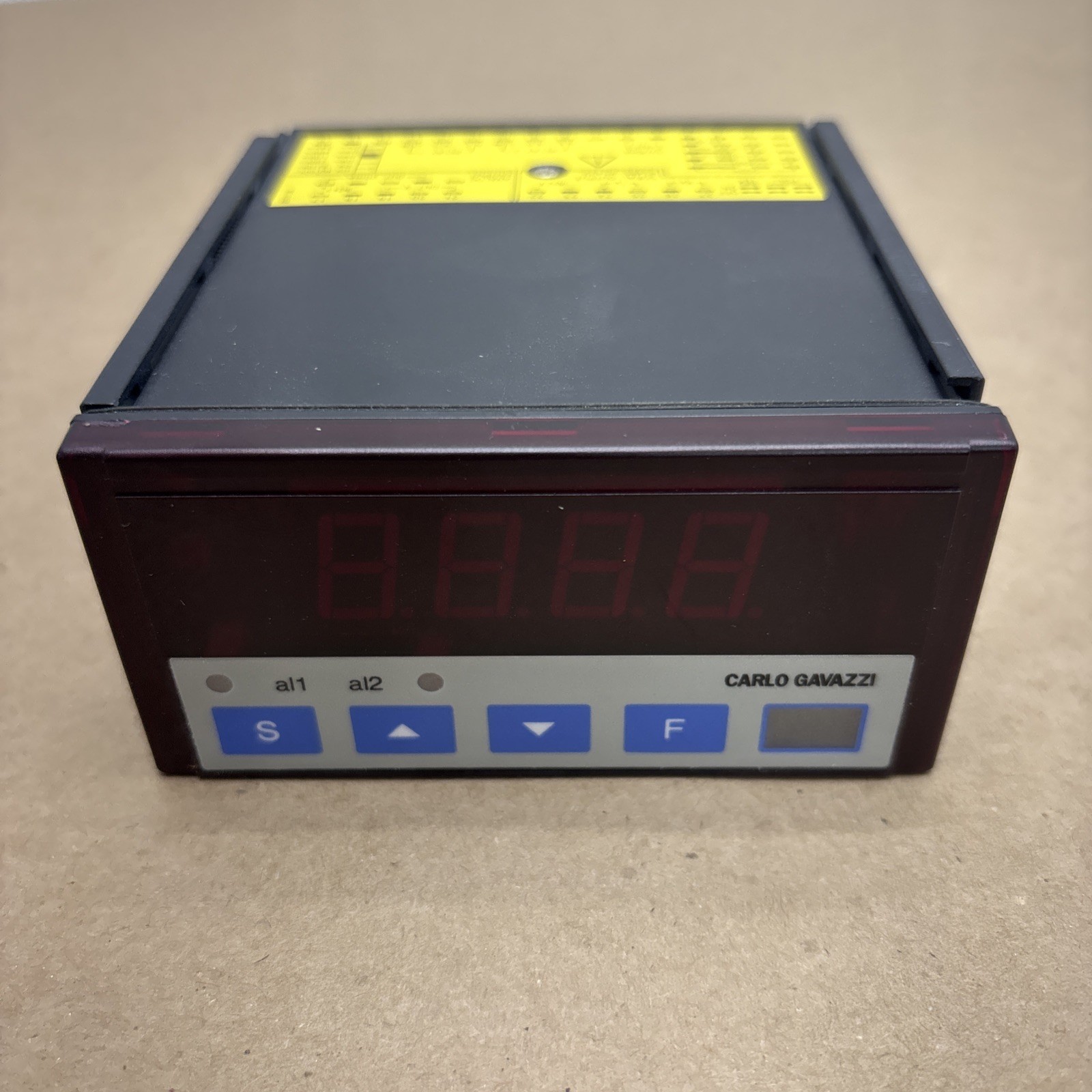New In Open Box Carlo Gavazzi Mdi 40 Inputs: 200 Mv/2v/20v Dc/ac Power: 9-32v
