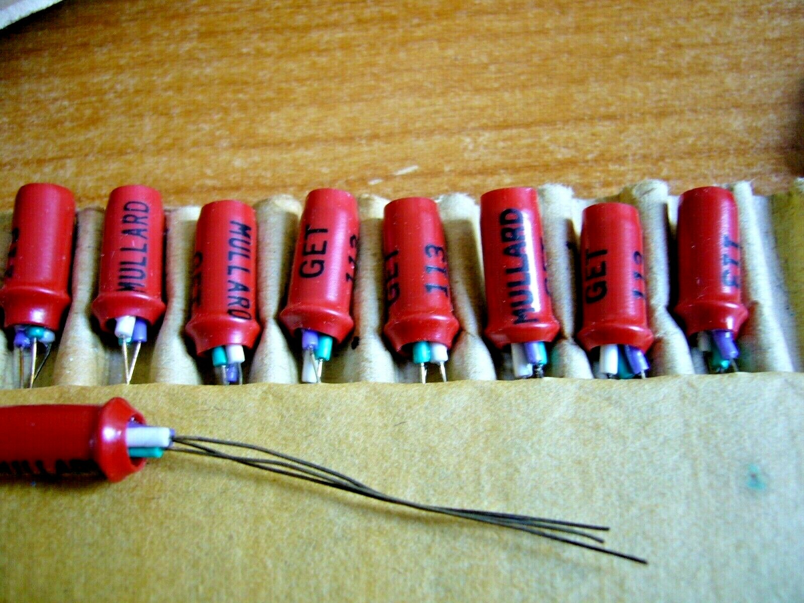 * TESTED ! * GET113 MULLARD GERMANIUM TRANSISTOR.* Please check the description*