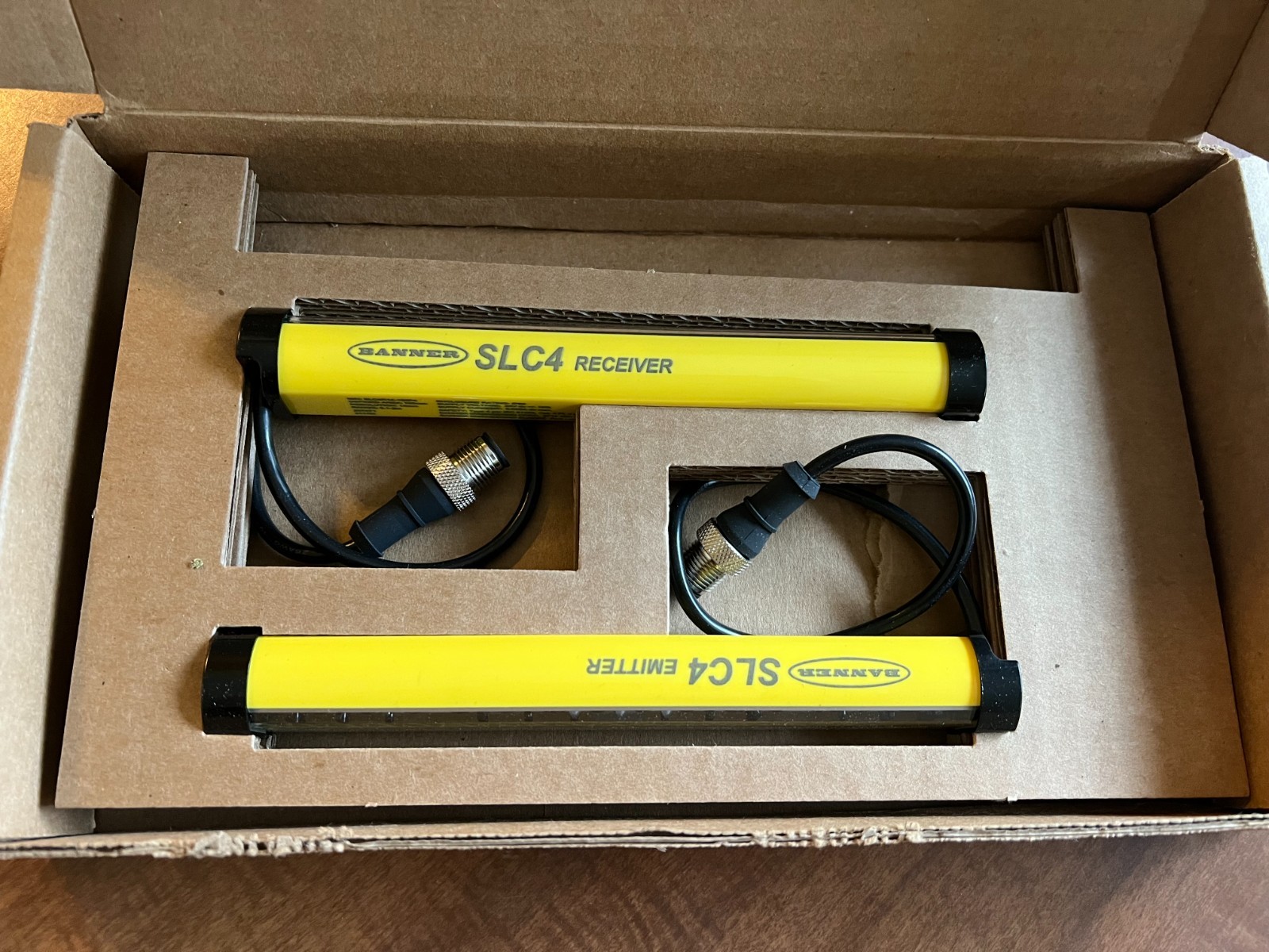 Banner SLC4P14-160P44 Type 4 Safety Light Curtain Sensor – Part Number 804717