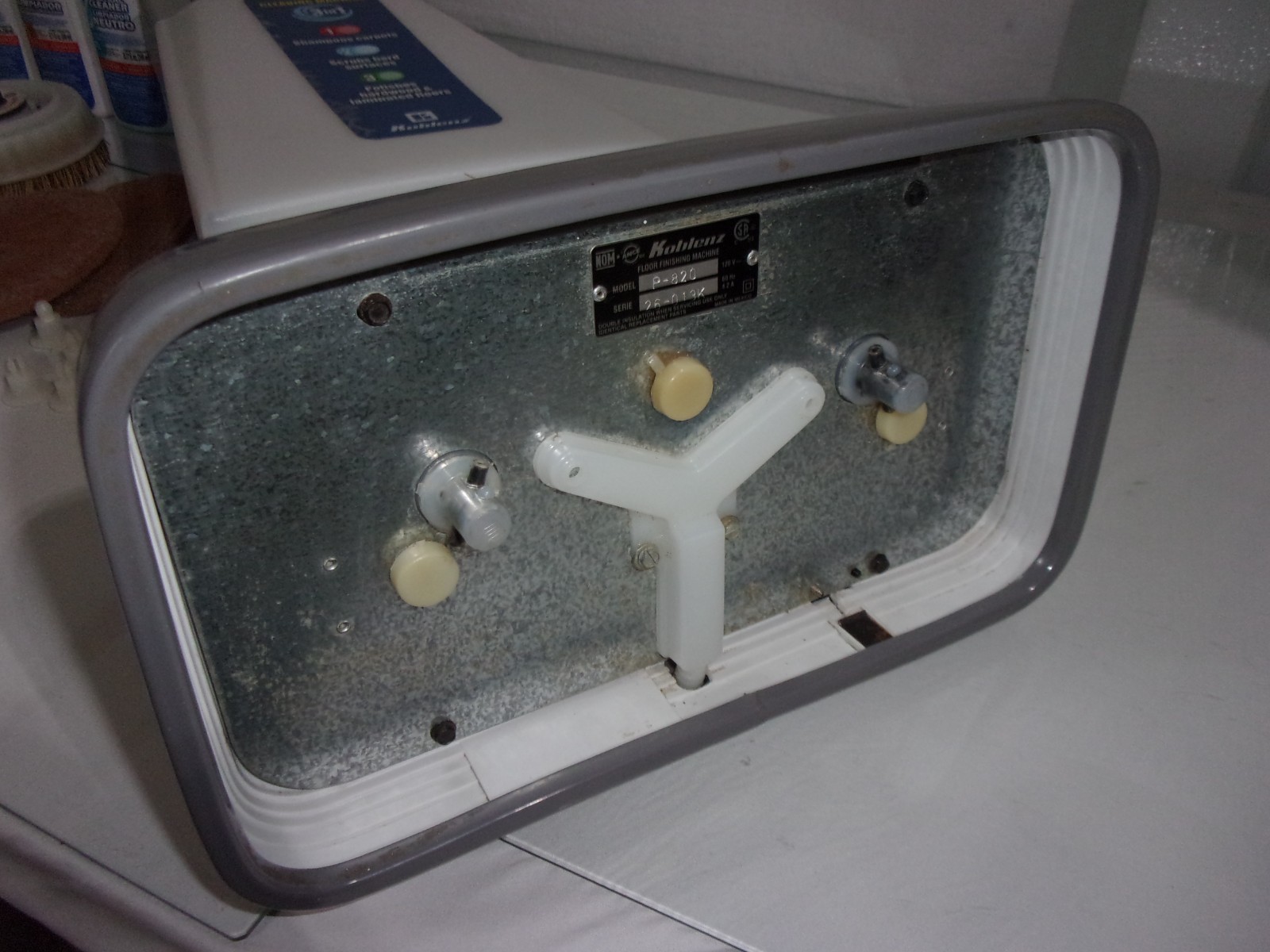 Koblenz P820 The Cleaning Machine Shampoo Polisher 3 Speed + Brushes