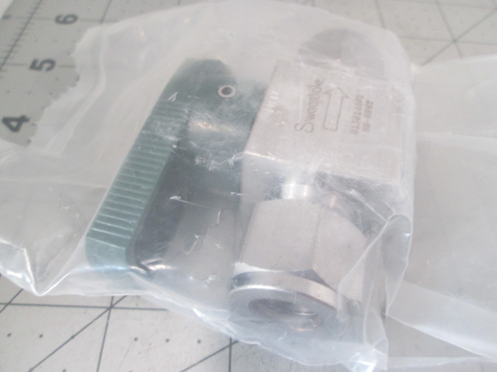 Swagelok, SS-8P6T, 1/2″ Manual Valve, New