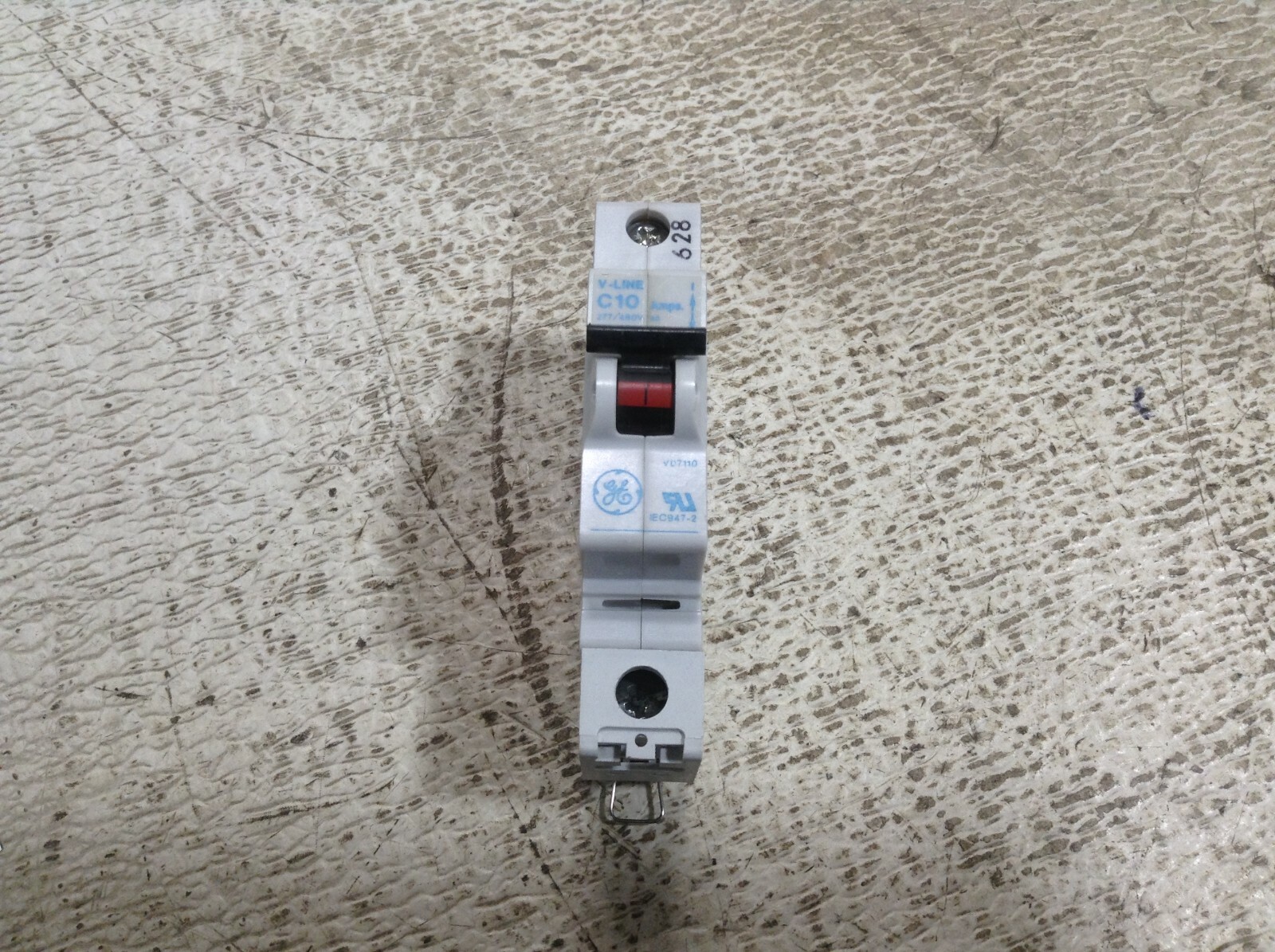 GE General Electric V07110 C-10 10 Amps 277/480 V 1 Pole Circuit Breaker