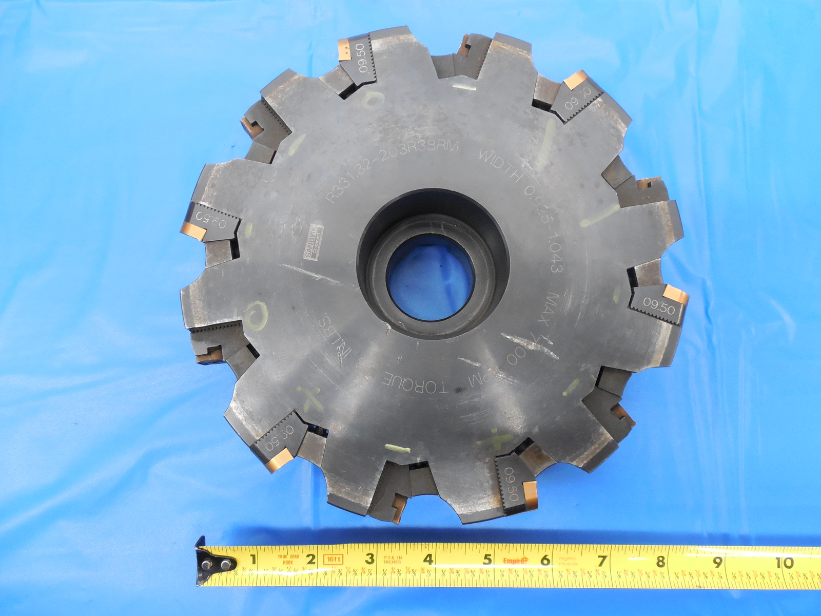 SANDVIK 203.2 mm O.D. SLOTTING MILL R331.32-203R38RM 38.1 mm PILOT 12 FL