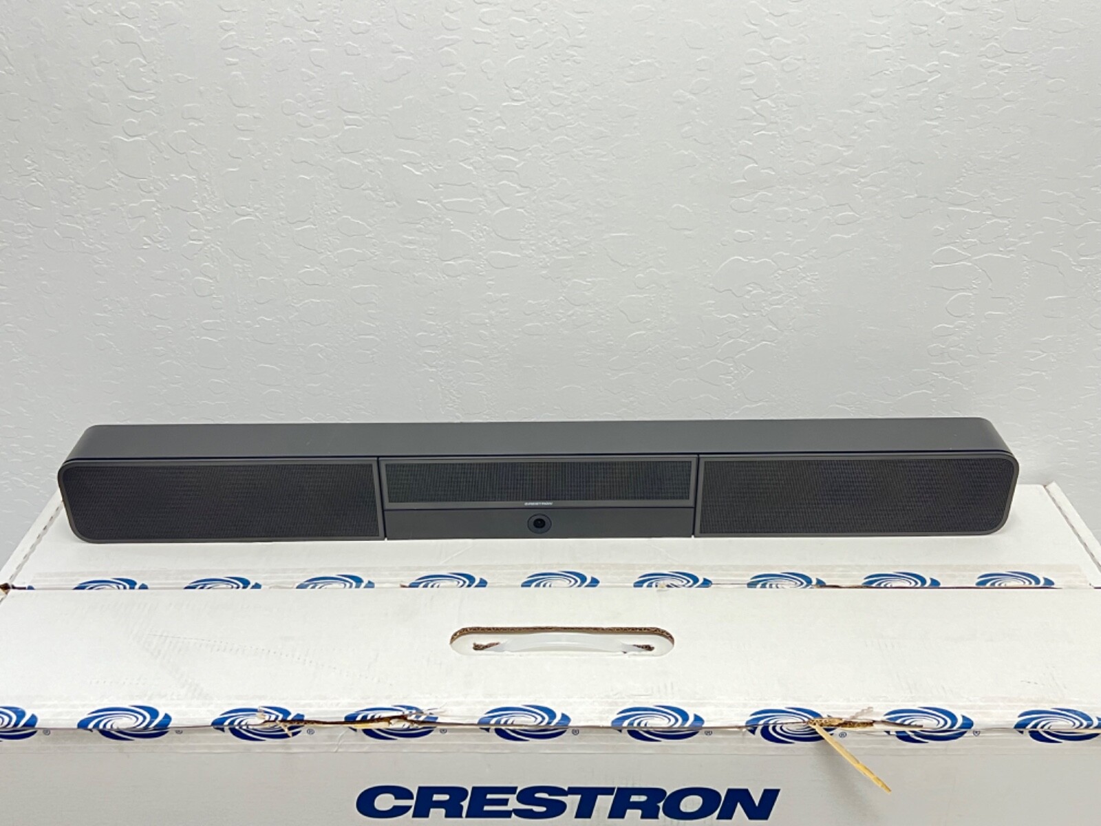 Crestron UC-SB / UC-SB1-CAM-FLEX UC Video Conference Smart Soundbar and Camera