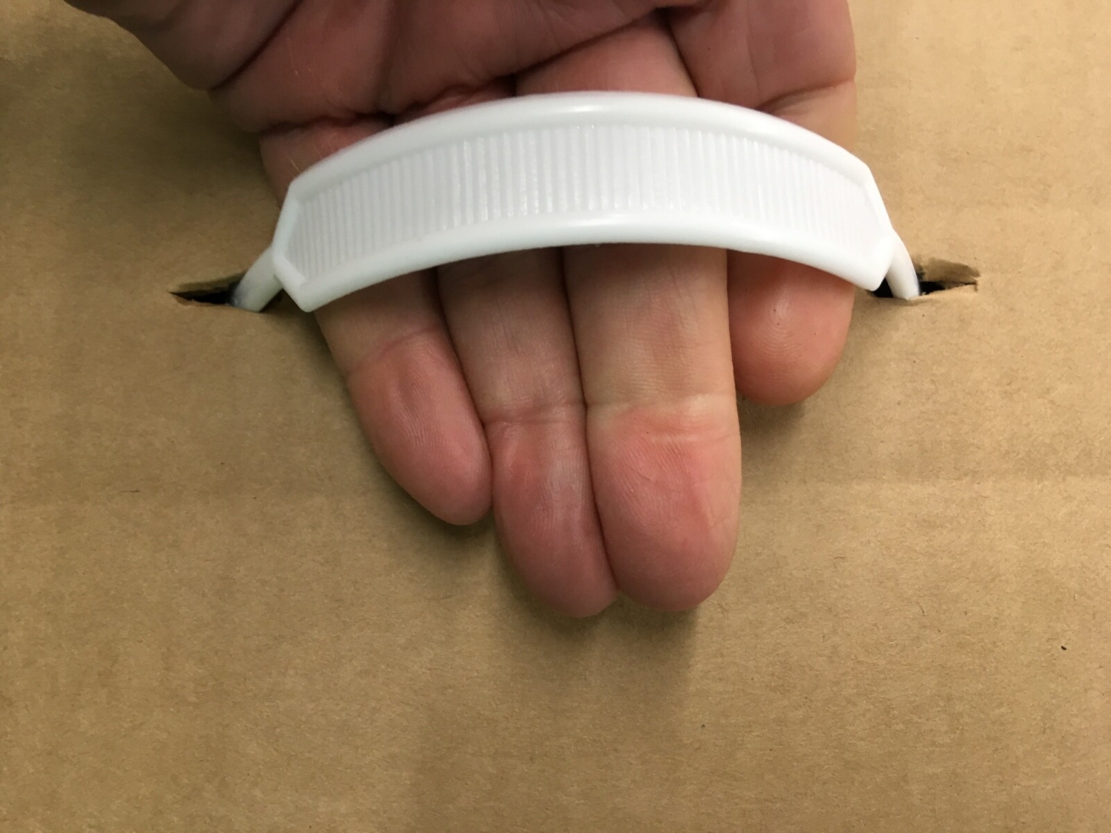 45 Heavy Duty 6.75″ Cardboard Box Handles Plastic Carry Shipping 45 lbs White 7″