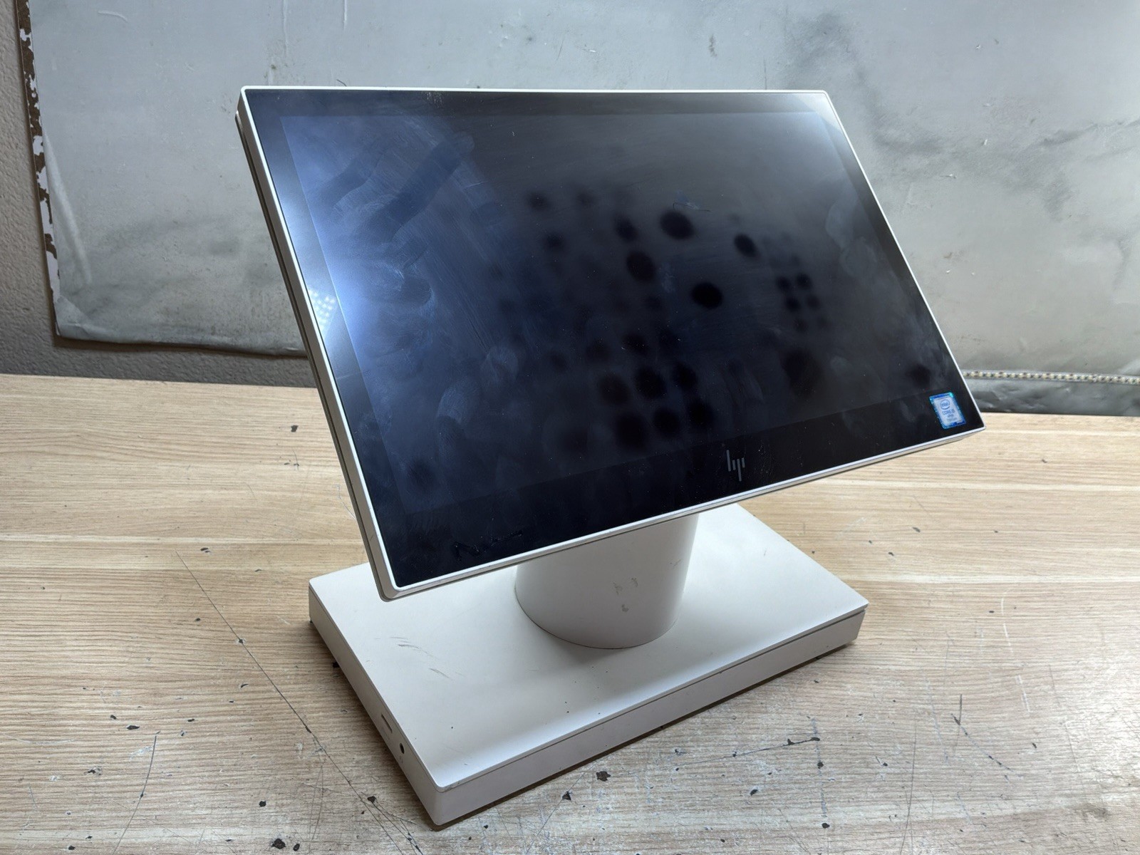 HP Engage One All-in-One System Model 145/FOR PARTS/ No Hard Drive /JUA3784