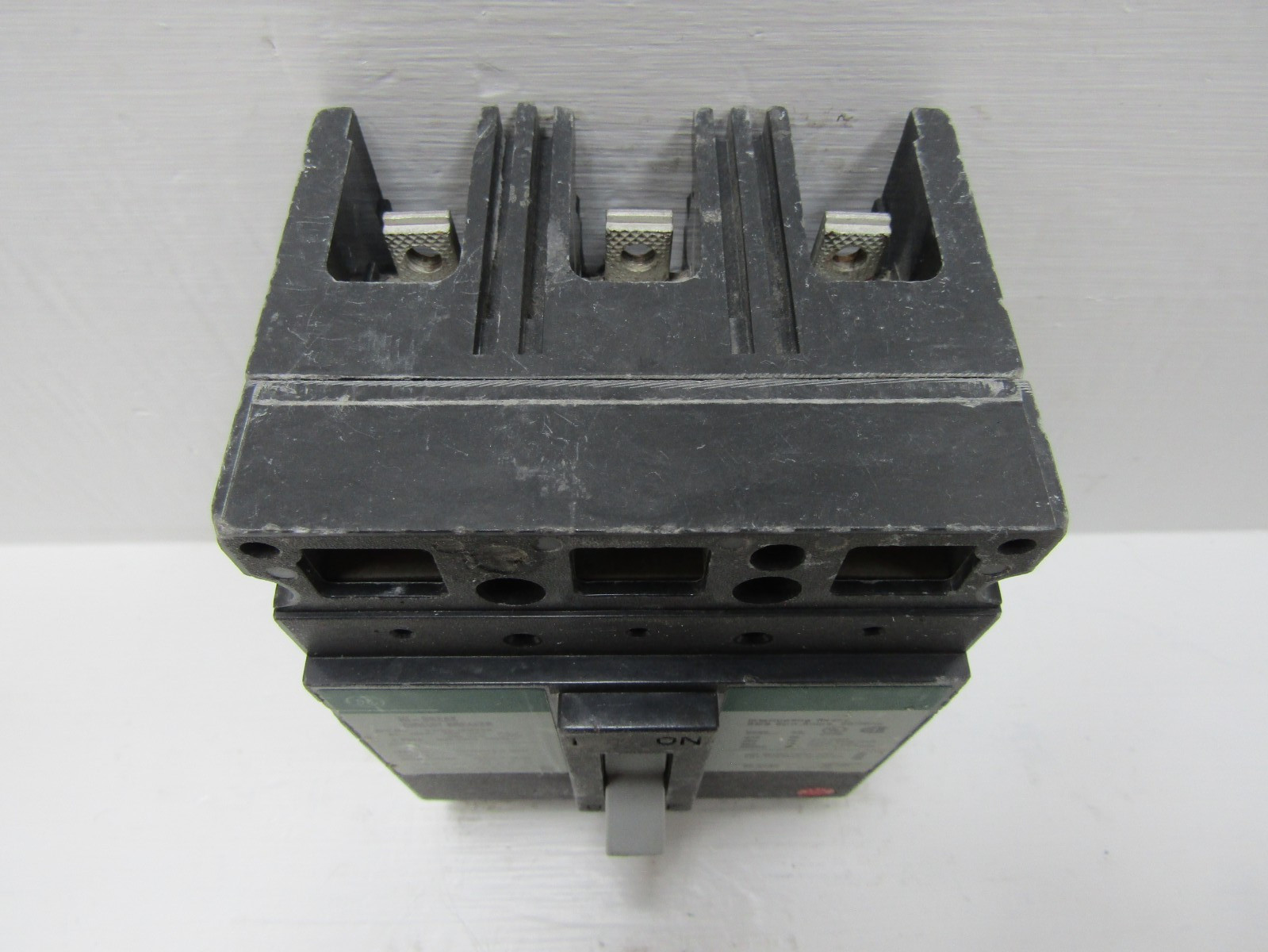 GE General Electric THED136020 20 Amp 600V 3-Pole Hi-Break Circuit Breaker 20A