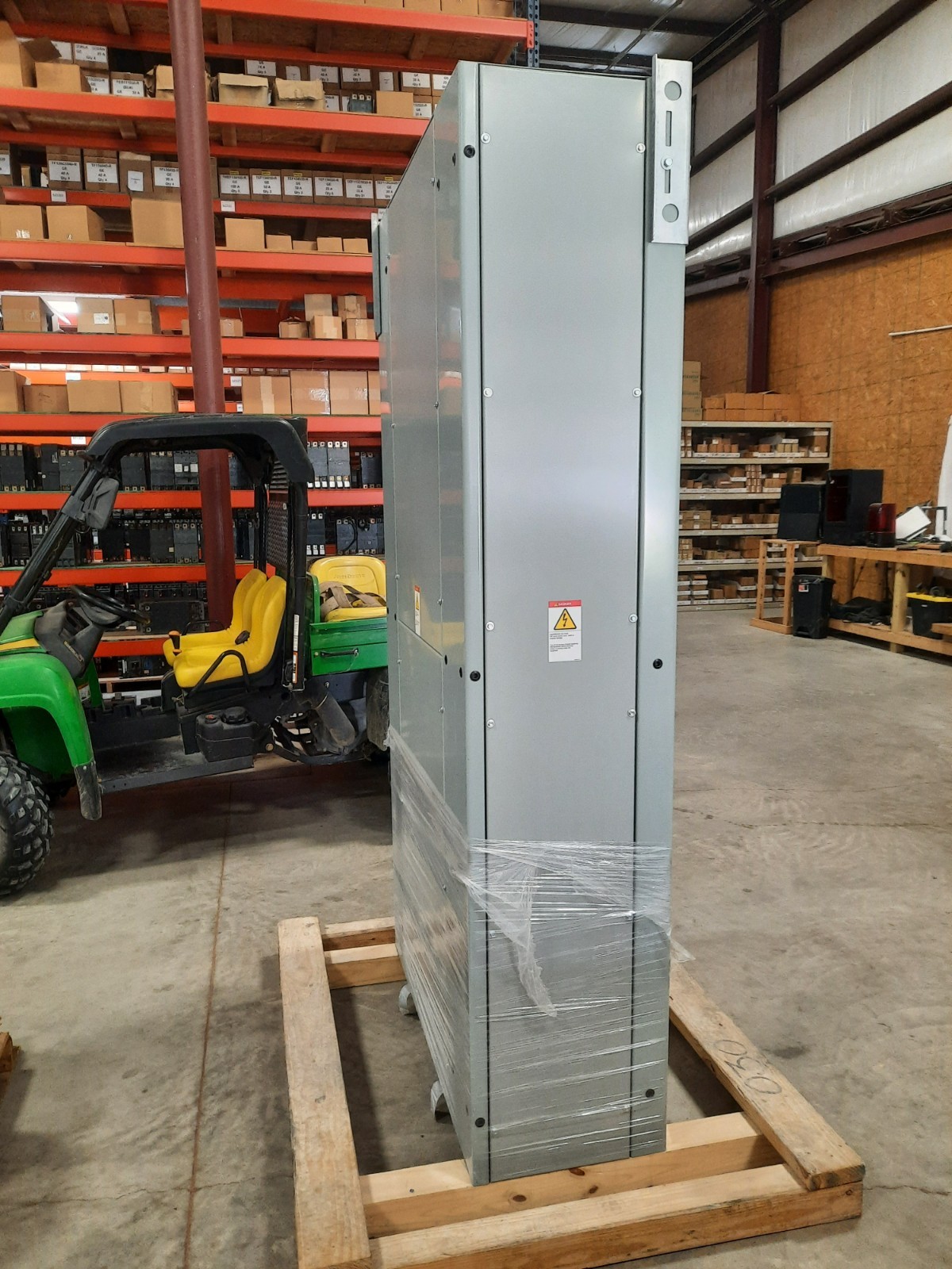 Eaton PRLX Switchboard – 2000A 480/277V 3PH 4W MLO – Indoor – NEW