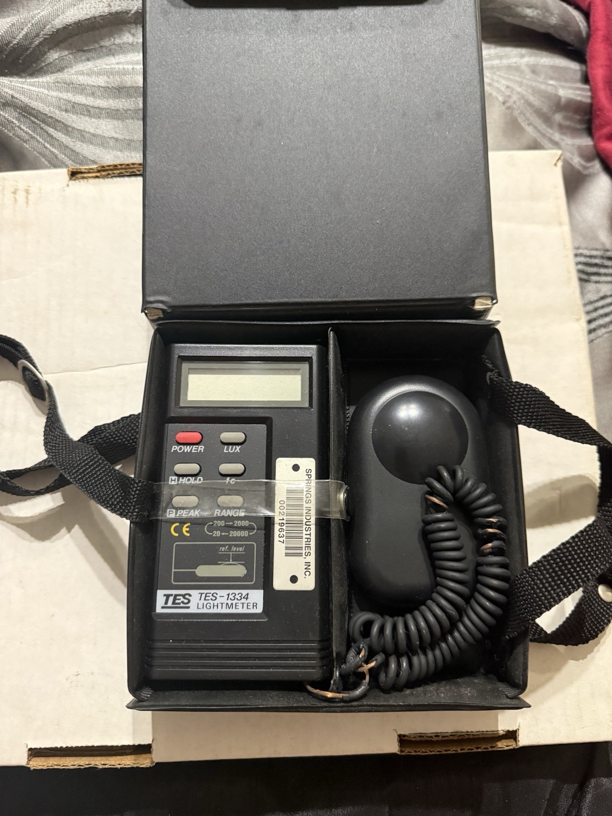 TES TES-1334 Lux Light Meter w/ Sensor Probe, Case 20-20000 ±(5%rdg+5d)