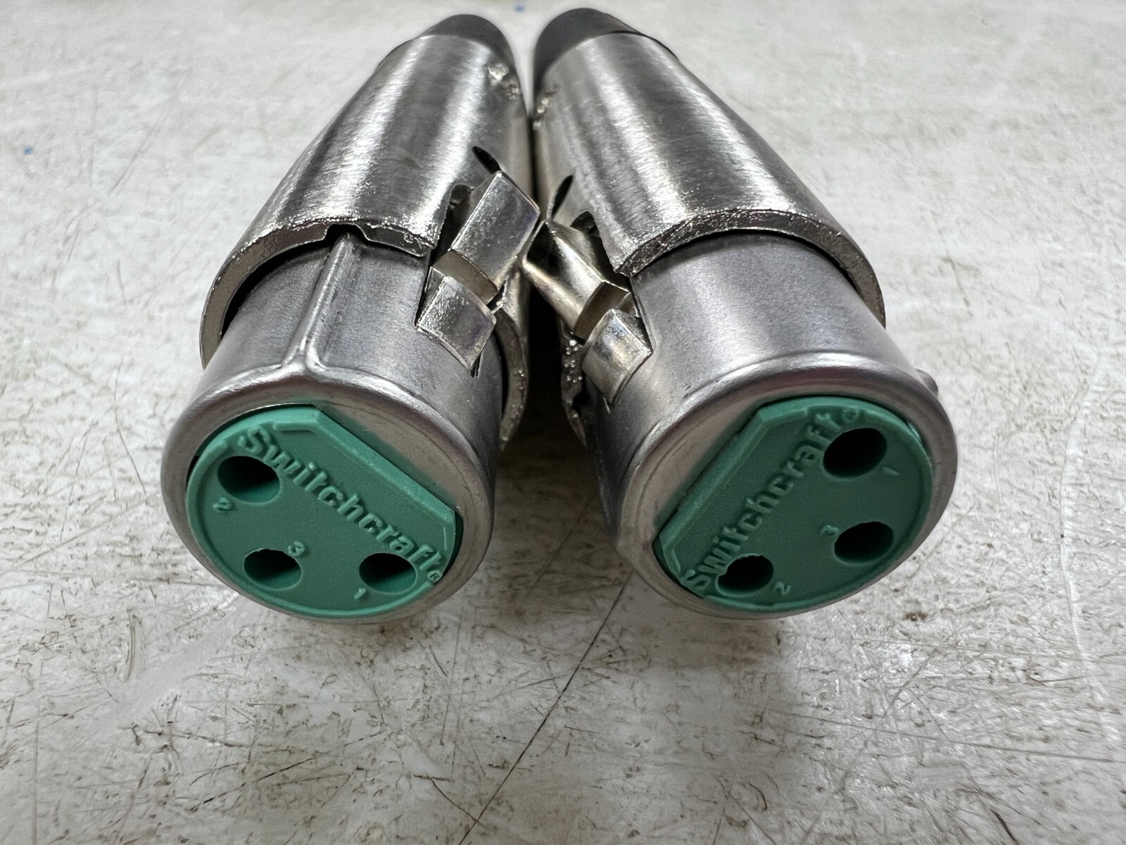 👀 2) NEW SWITCHCRAFT SERIES A 3-PIN XLR FEMALE CABLE MOUNT CONNECTOR A3F