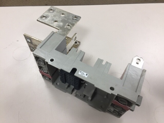 Merlin Gerin NSJ400 / NSJ600 Plug in Base Adapter 32514 w/ Bus Bar Extensions