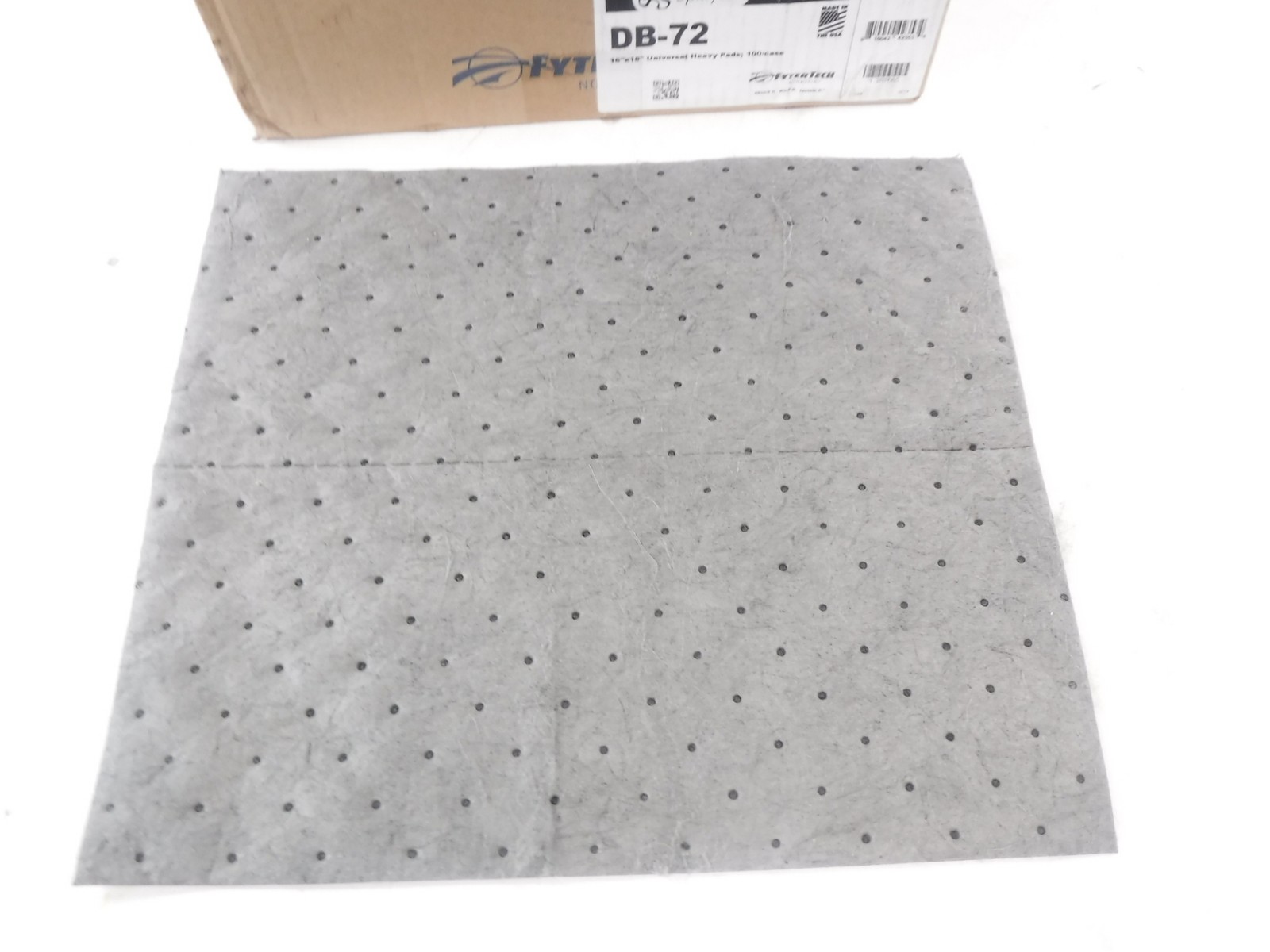 100 Pack Spilfyter 16″W x 18″L Universal Gray Heavy Absorbent Pads DB-72