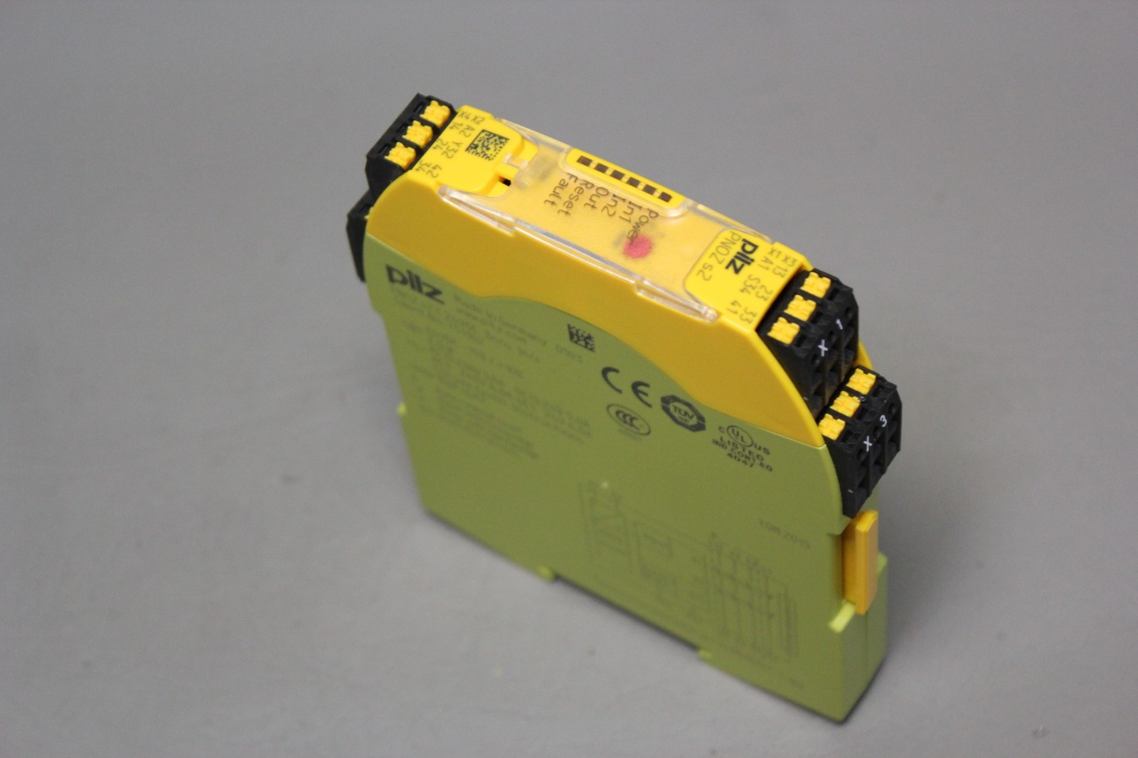 PILZ PNOZ s2 SAFETY RELAY PNOZ s2 24VDC 3n/o 1n/c 751102