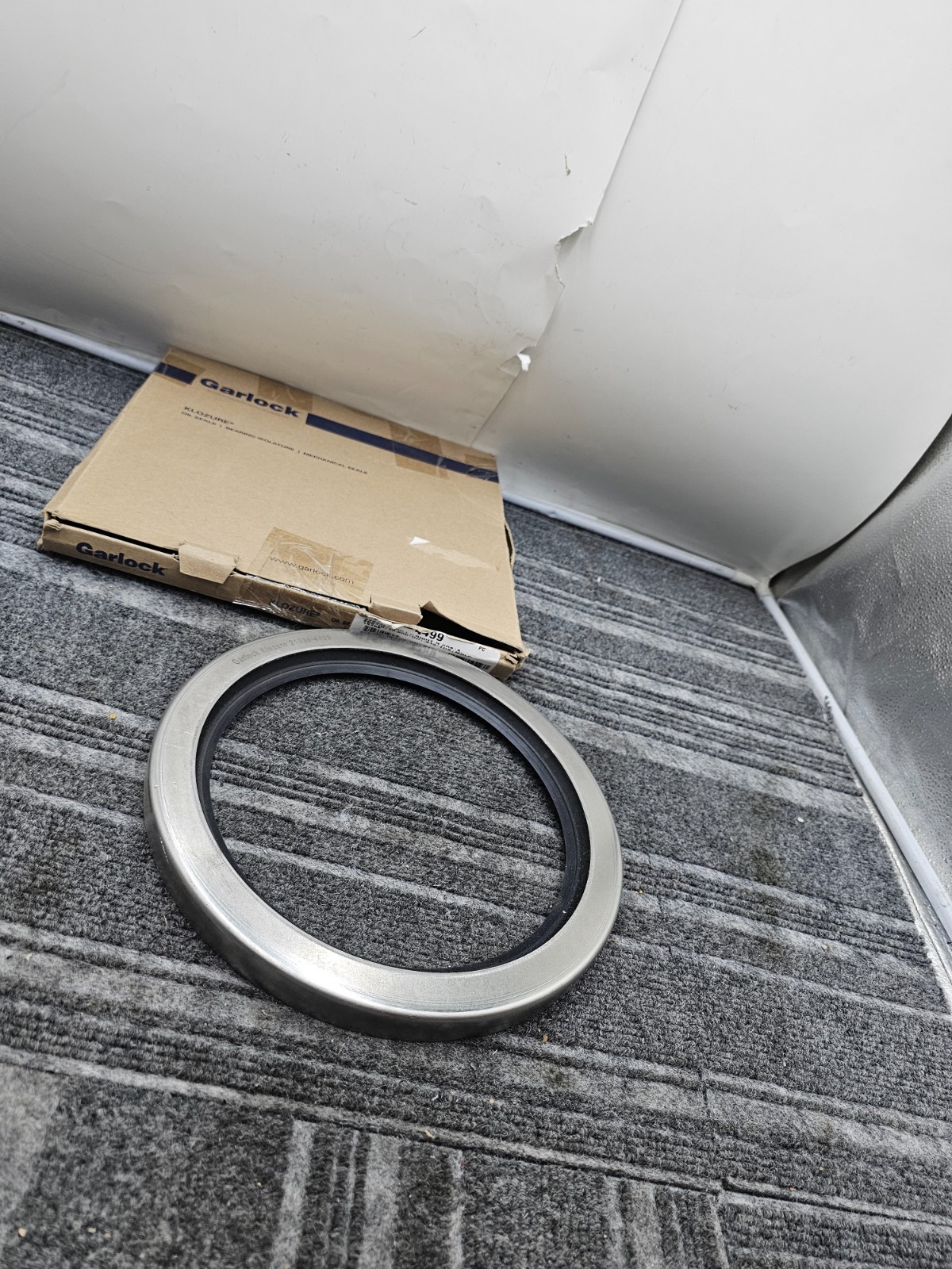 GARLOCK KLOZURE 21238-4499 Oil Seal Solid 8.250″ID 10.250″ OD Mill-Right N Lip