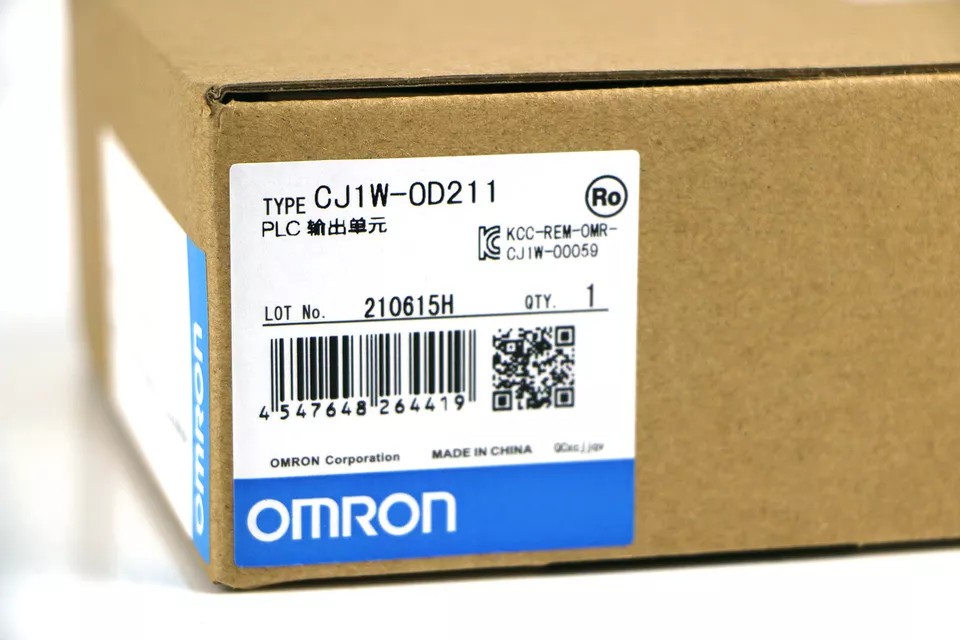 1PCS New original Unopened CJ1W-OD211 OMRON CJ1W-OD211 US Free TAX