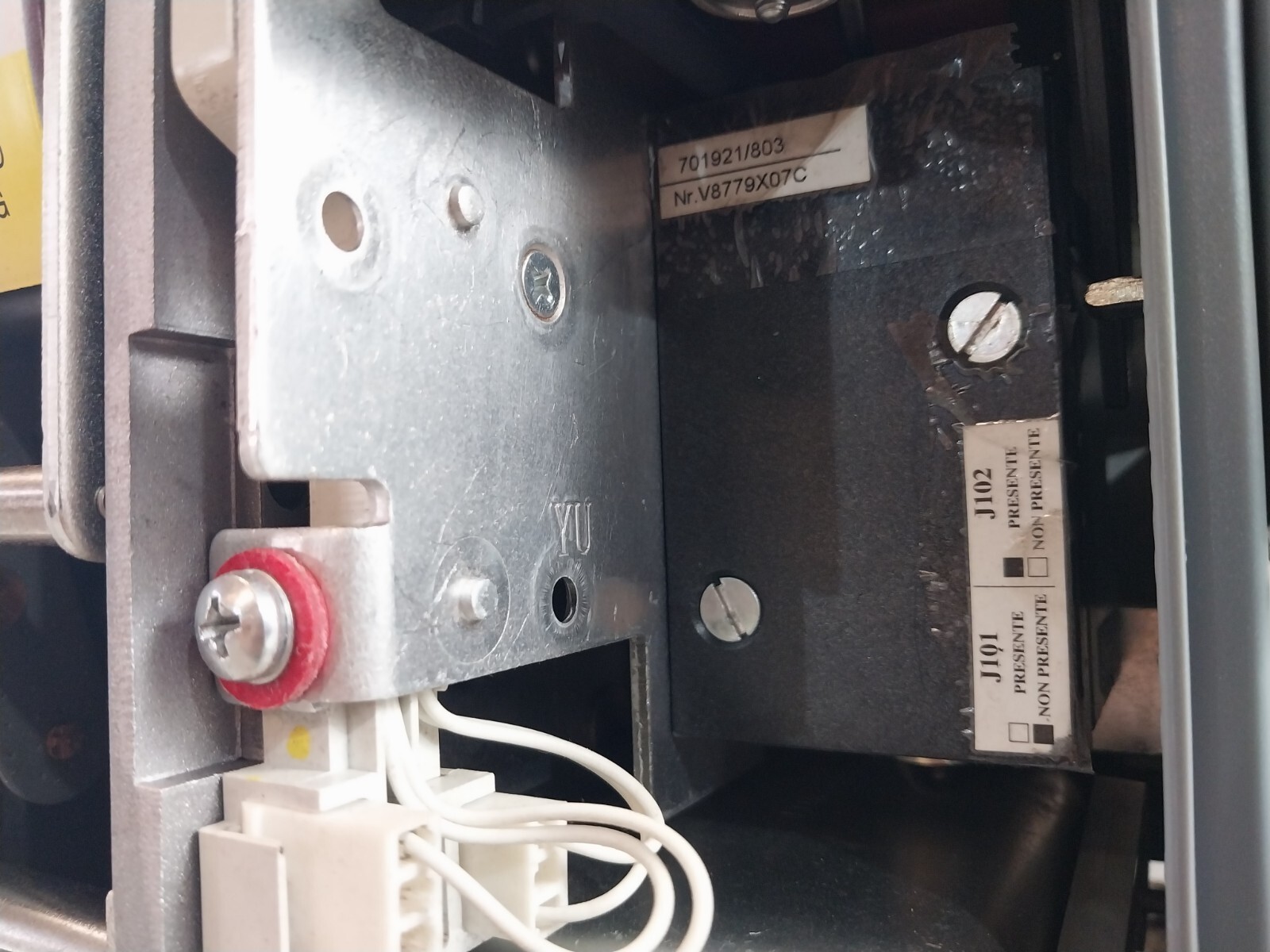 ABB SACE E2N 20 Emax Circuit Breaker IEC 60947-2 110-120V 50/60Hz CAT B