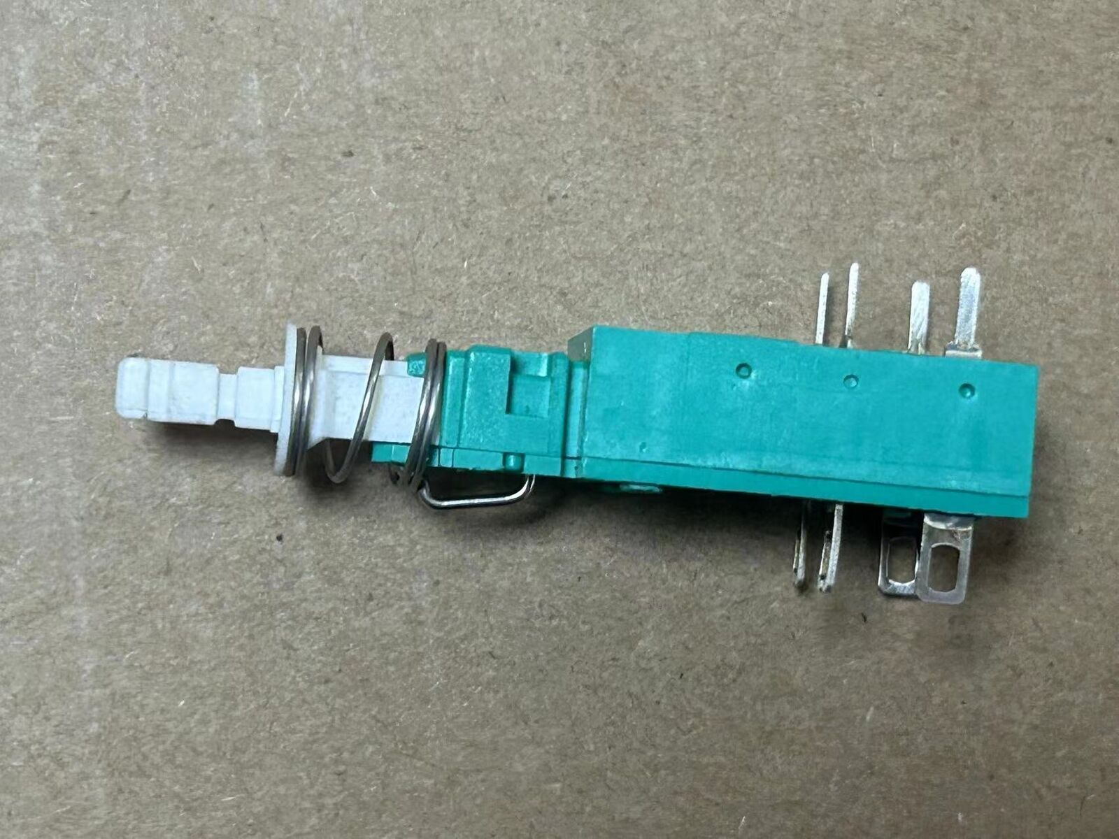1pcs ITT SCHADOW NE 18 NE18 T70 NE18T70 Mains Power Switch 6A 250VAC