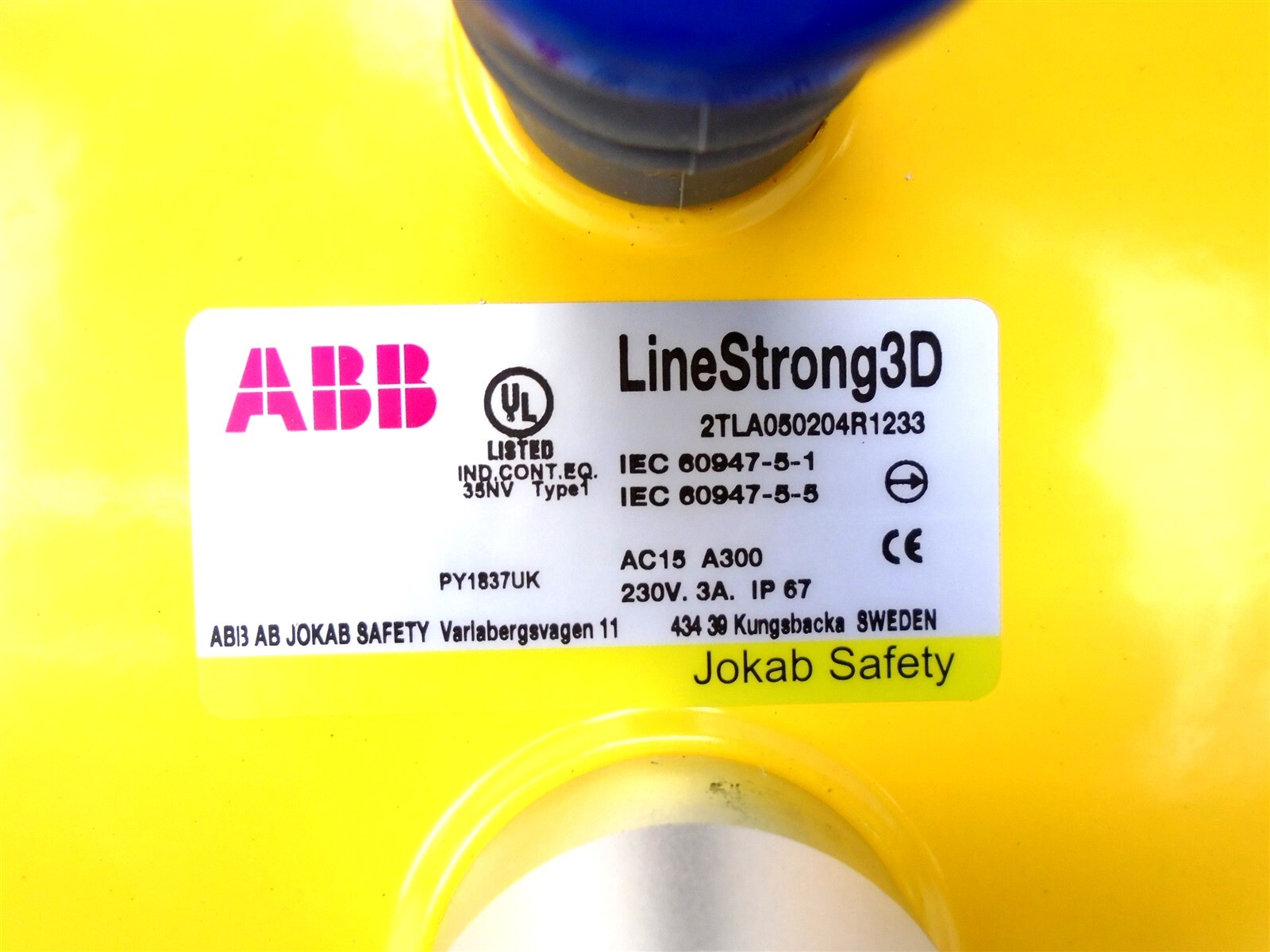 ABB – 2TLA050204R1233 – CABLE PULL SWITCH – 4NO/2NC 110V LED 230V 3A AC15 A300