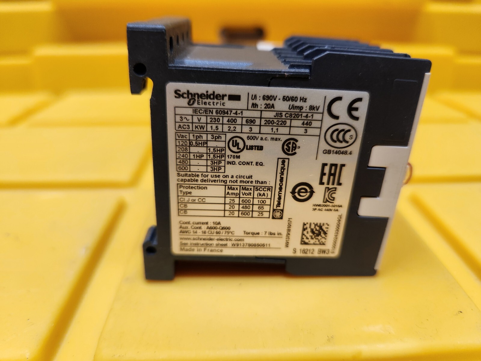 Telemecanique Schneider Electric Contactor LP4K06-10BW3 15A 600V Max 24V Coil