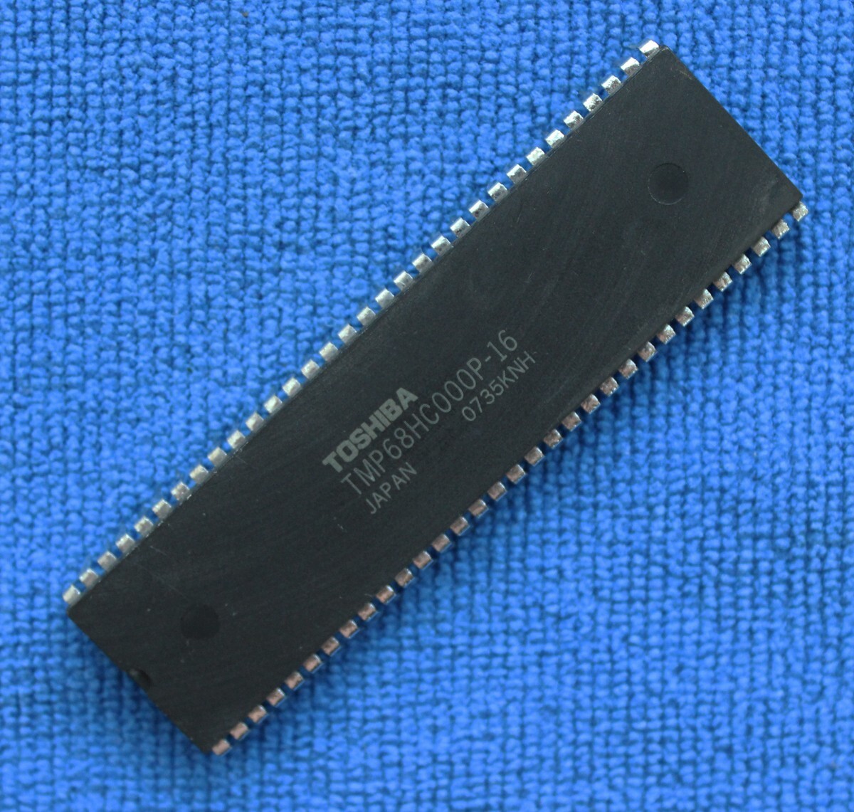 1pcs TMP68HC000P-16 68HC000 68000 16MHz IC MPU DIP64