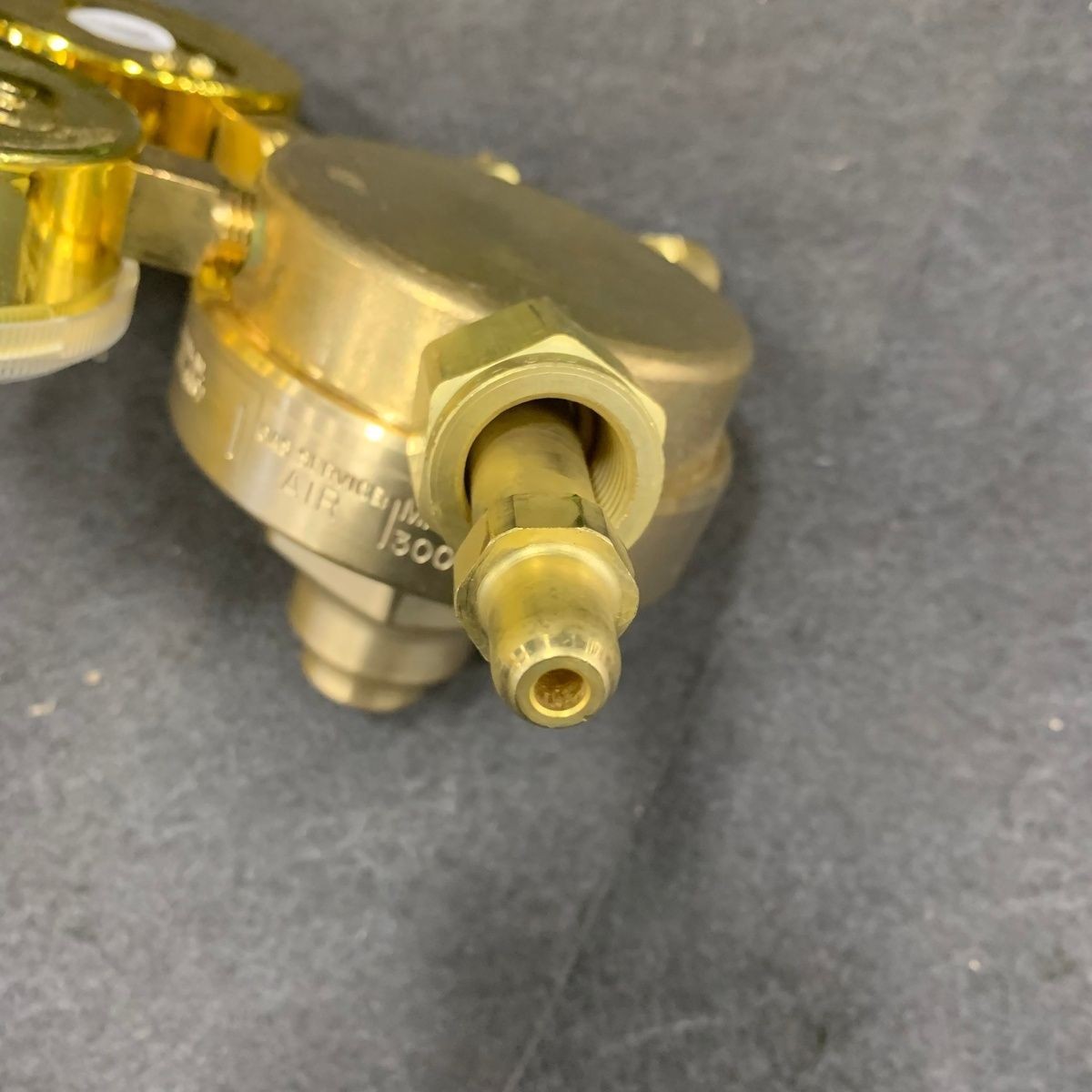 VICTOR 0781-0532 Air Single Stage Regulator (High Capacity )
