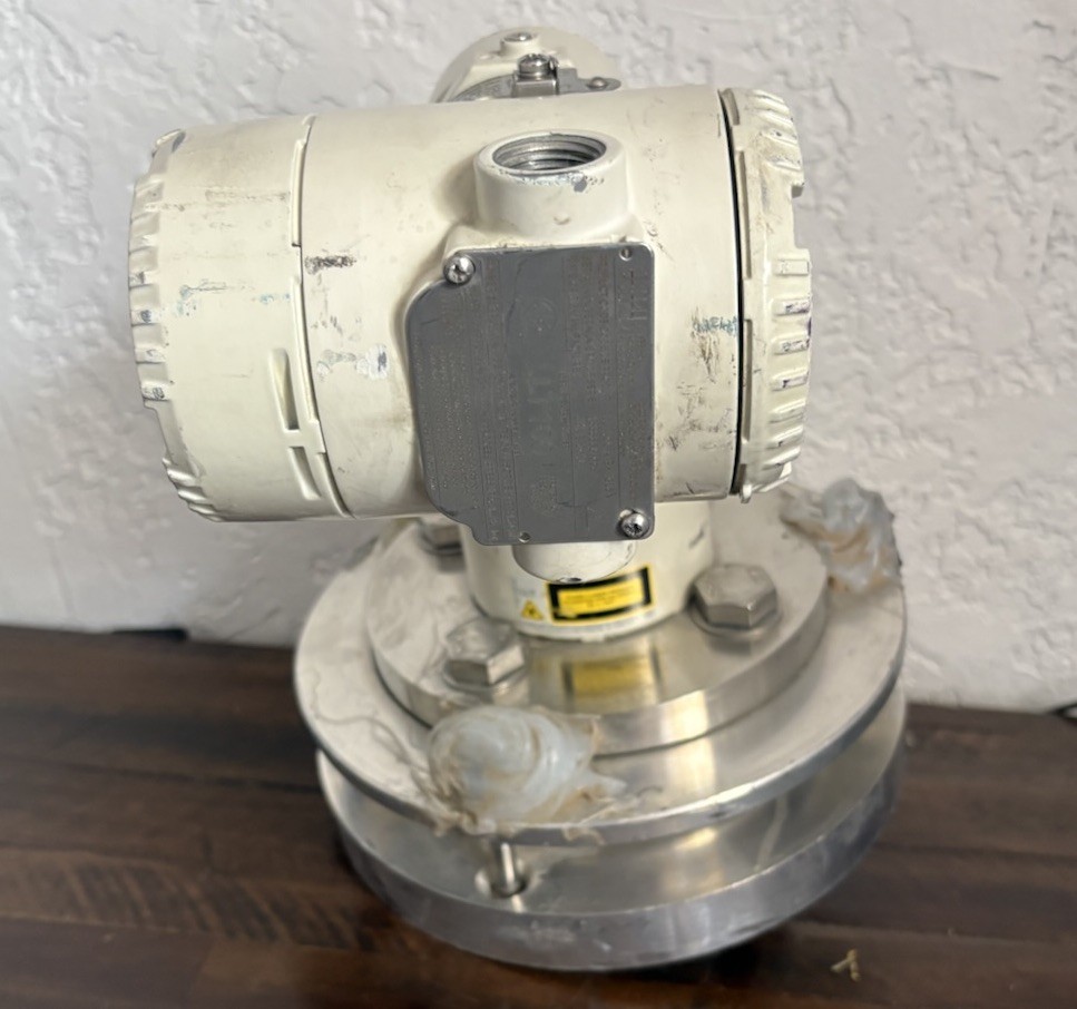 New! ABB LLT100-AIBH10L5 Laser Level Transmitter 4-20 mA HART HALAR Coated