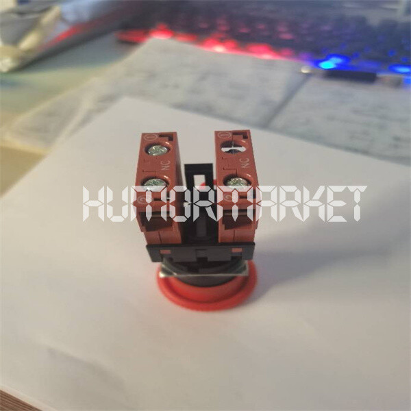 ONE Omron A22E-M-02 A22EM02 Pushbutton Switch Red BUTTON new