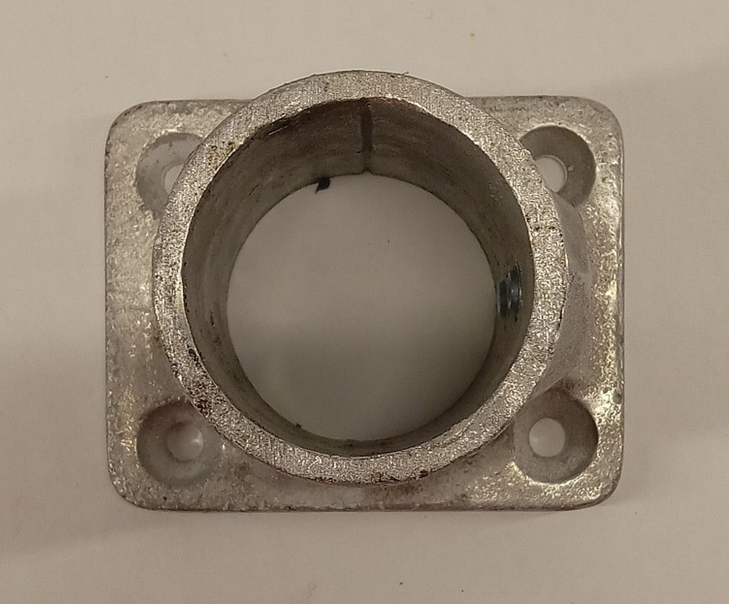 1 NEW UNBRANDED 150-S-PC RECTANGULAR BASE ¼” FLANGE NNB *MAKE OFFER*