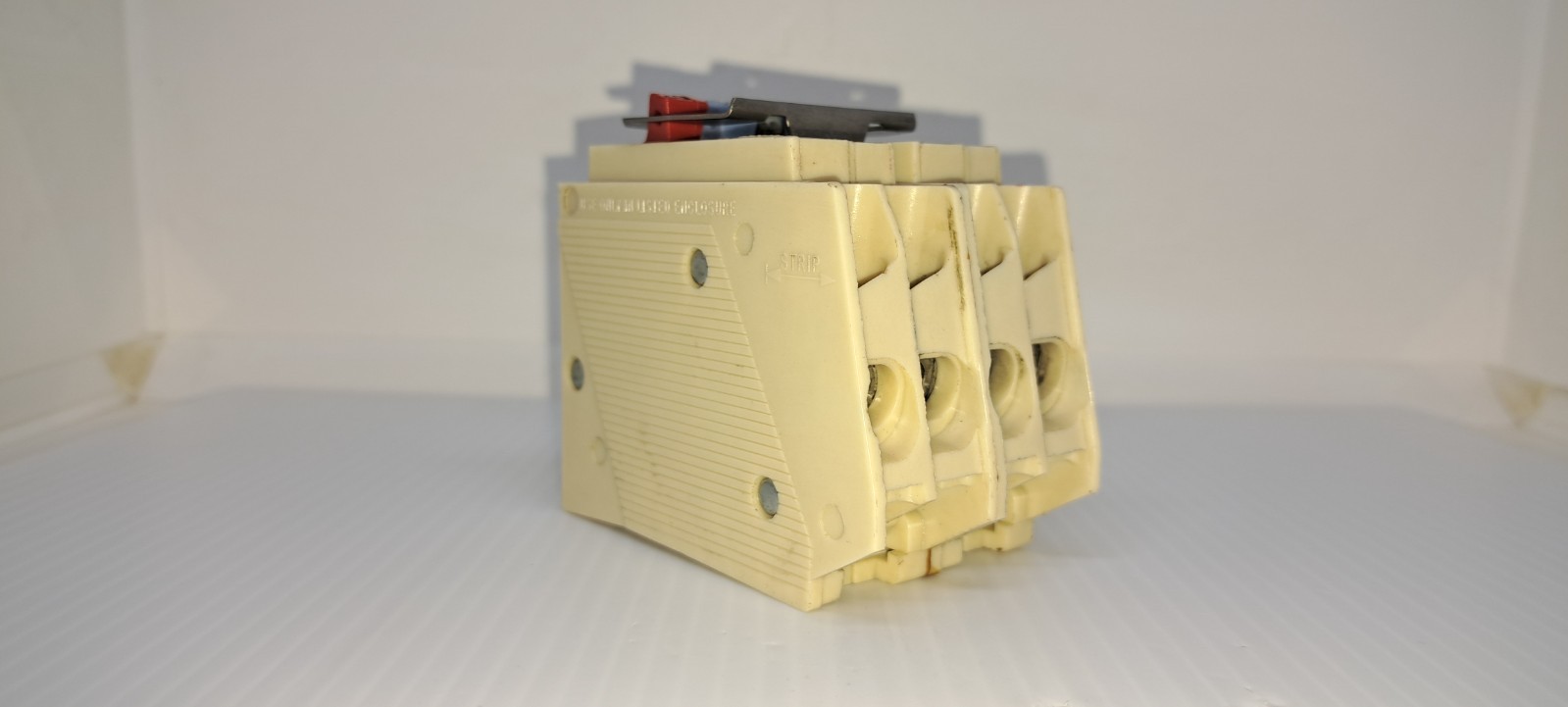 Bryant BQ220-250 4-Pole Quad Type BARD Circuit Breaker White BQ 220-250