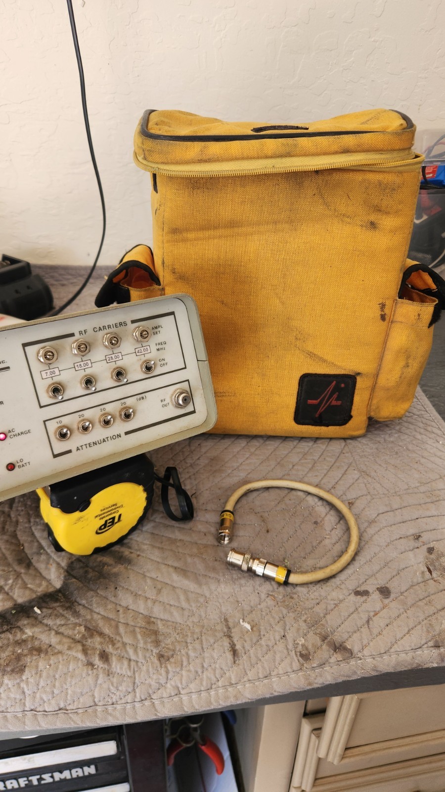 Applied Instruments Model 5112 Multi-Carrier Signal Generator