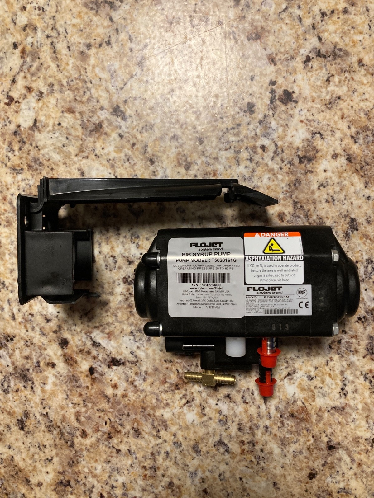 Flojet~ Xylem T5020161G Air / CO2 Operated BIB Syrup Pump 20-80 PSI