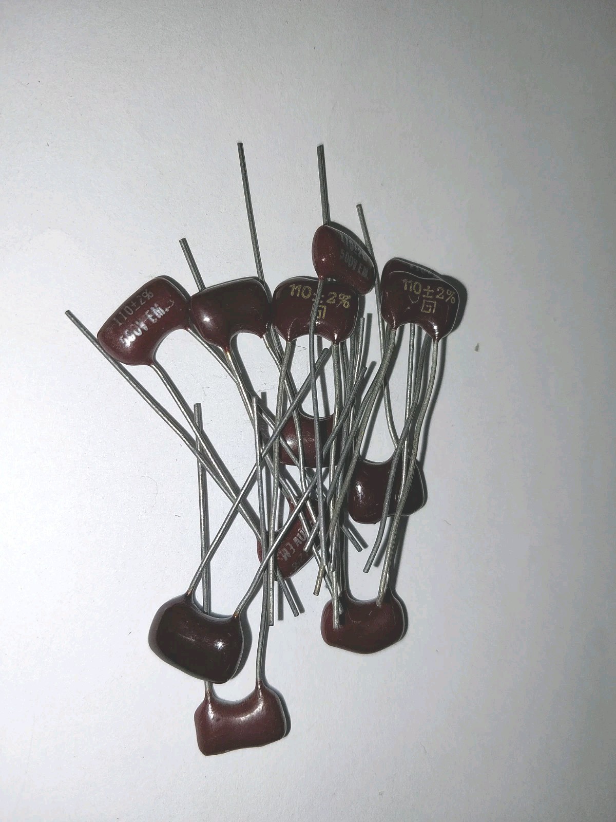 12 pcs. – 120pF, 500 Volt, Capacitors Dipped Silver Mica, +/-2%, 125 DegC.,