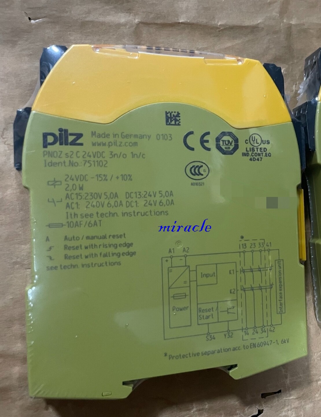 751102 1pc new pilz 751102 Safety relay 751102