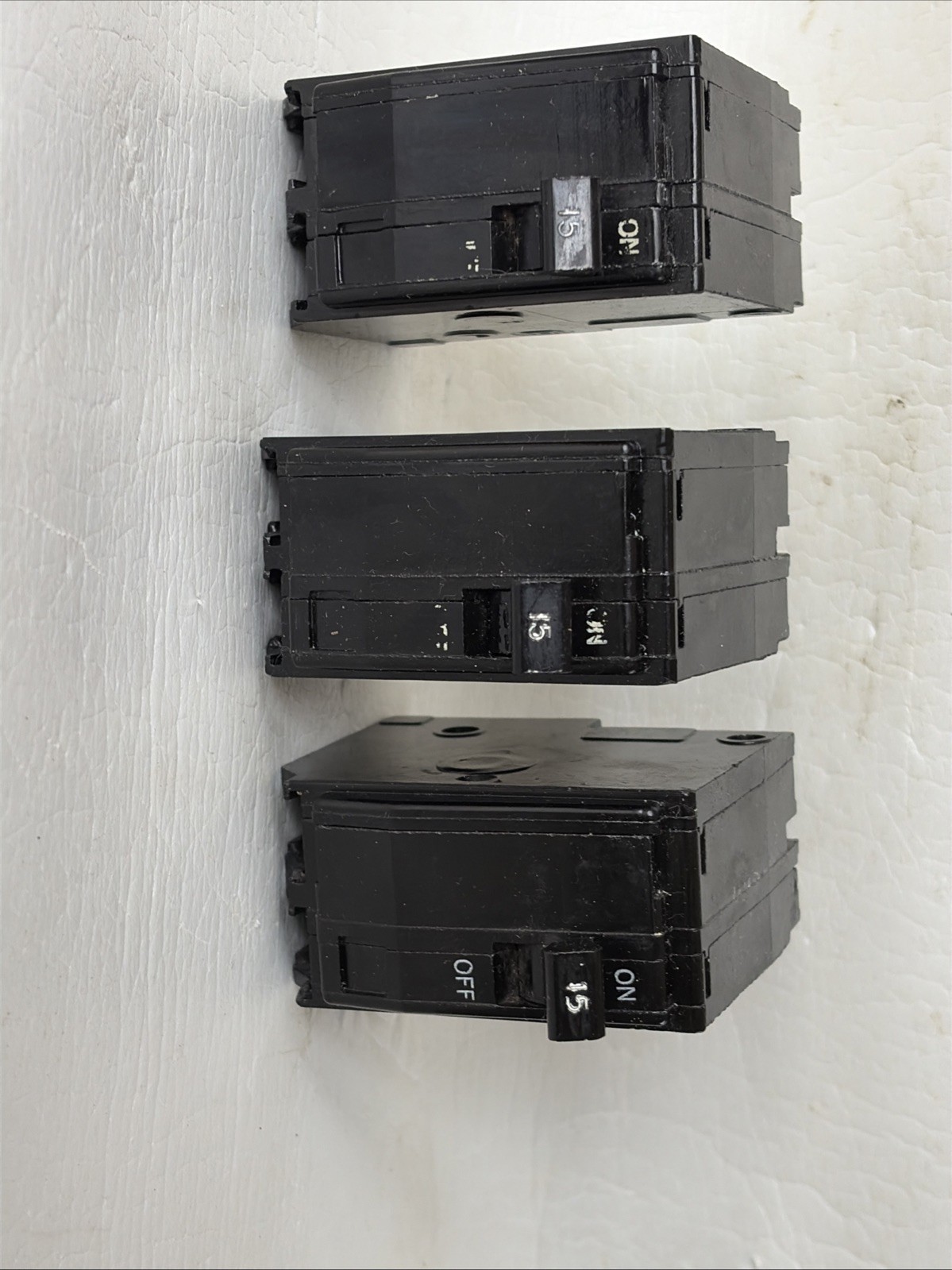 Square D QO215 15A Miniature Circuit Breaker 2-Pole QO 10kA BLACK Face 4 prongs