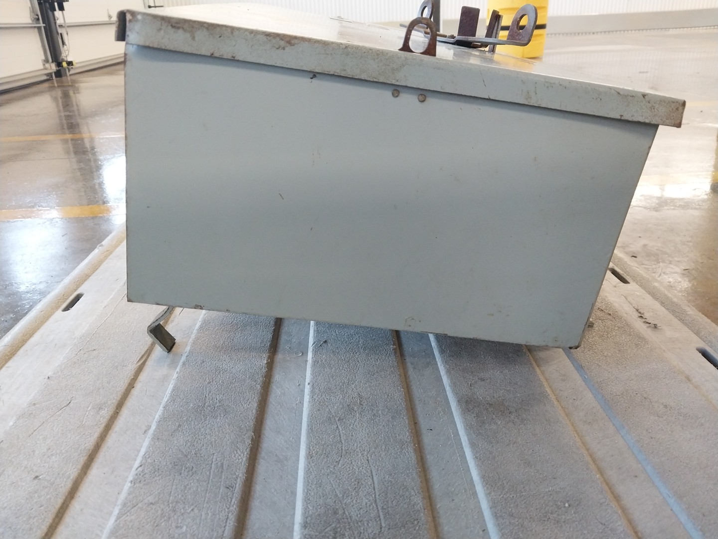 Federal Pacific Electric No Sp1136 100 Amps 600 Volts 3 Poles Fusible Switch