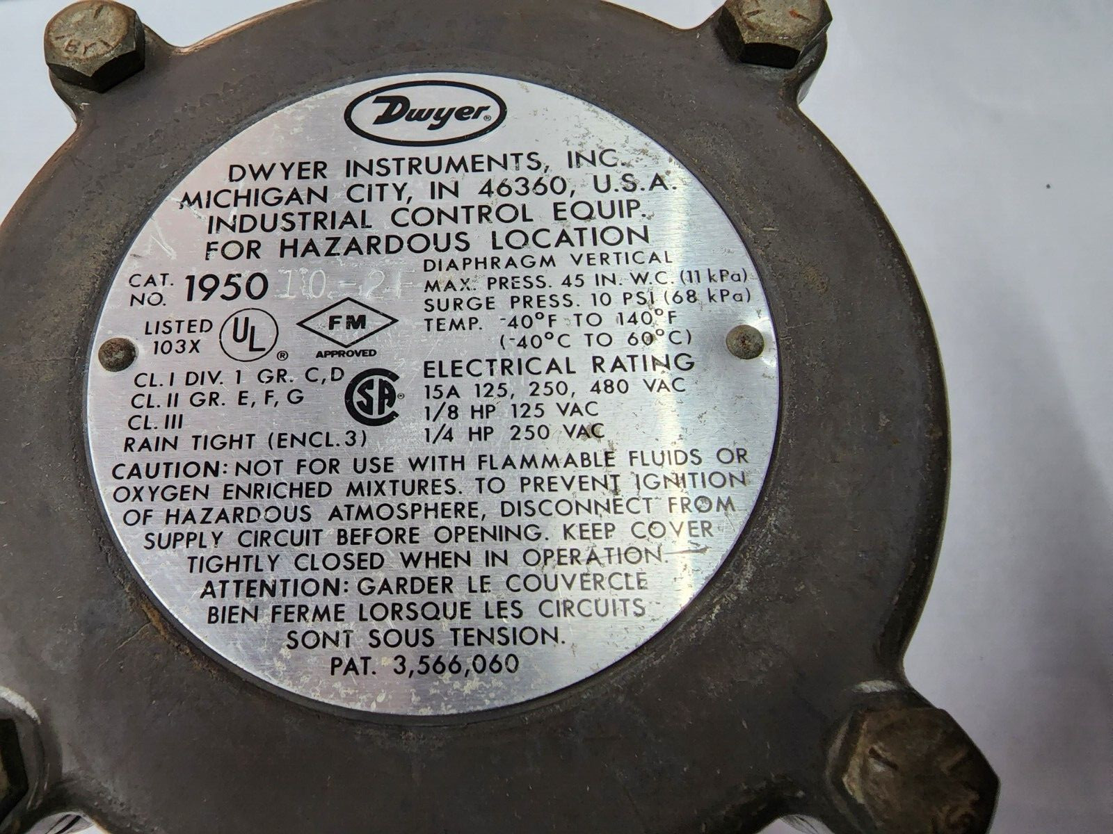 Dwyer 1950 10-2F Pressure Switch Max. PRESS. 45 IN. W.C. (11kPa) 10 PSI (68 kPa)