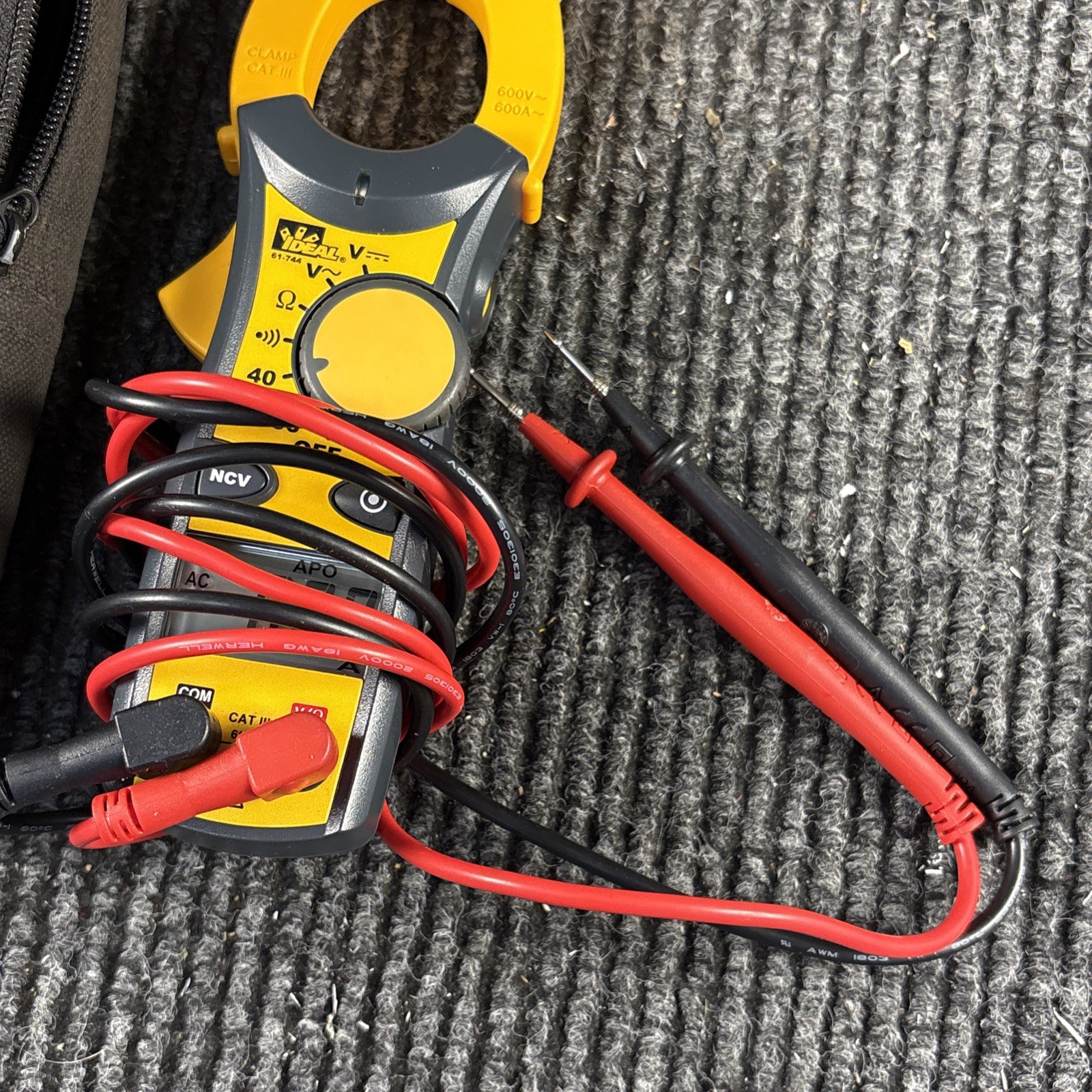 Ideal 61-744 Clamp-Pro 600 AAC Clamp Meter True RMS Excellent Condition
