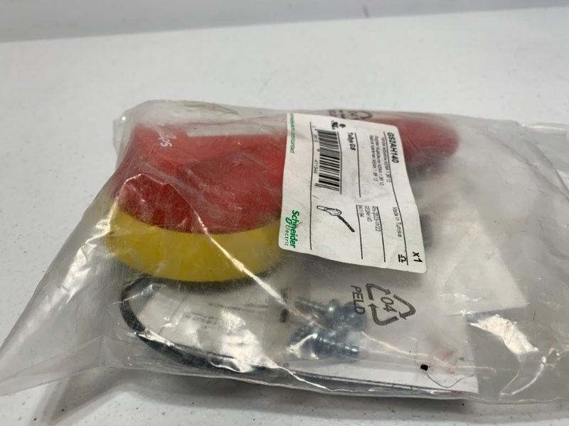 Schneider Electric GS2AH140 Rotary Handle NEMA 1/3R/12 Red/Yellow